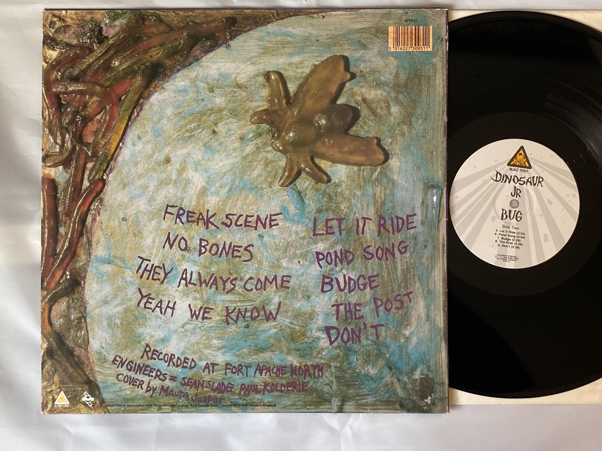 Omslagsbild för skivan DINOSAUR JR bug LP -88 UK BLACK FIRST BFFP 31