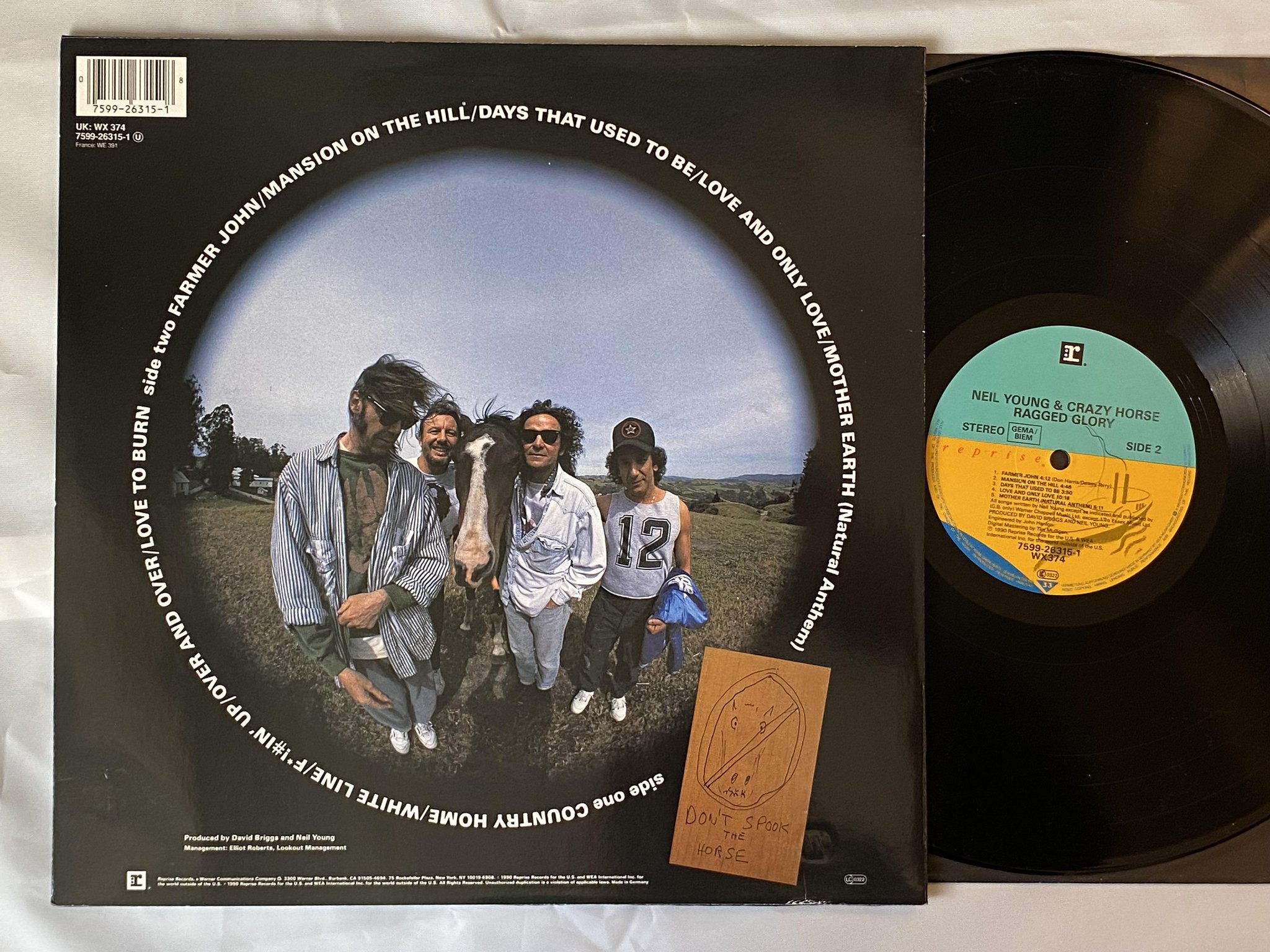 Omslagsbild för skivan NEIL YOUNG & CRAZY HORSE ragged glory LP -90 REPRISE 7599-26315-1
