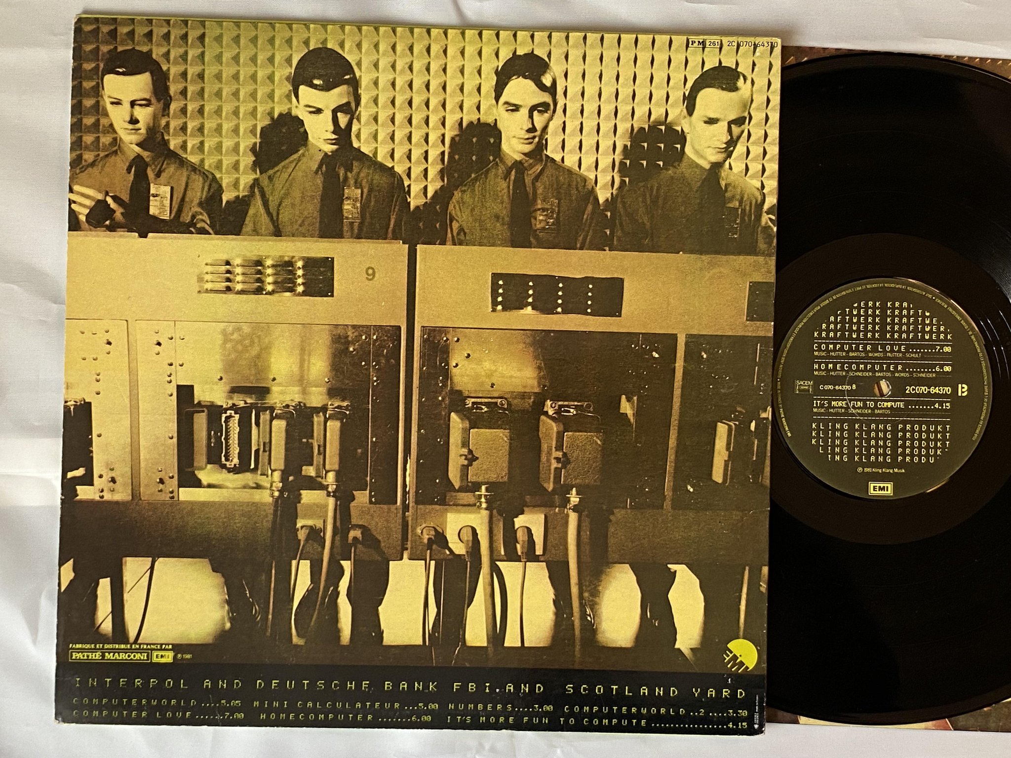 Omslagsbild för skivan KRAFTWERK computer world LP -81 Fra EMI 2C 070-64370