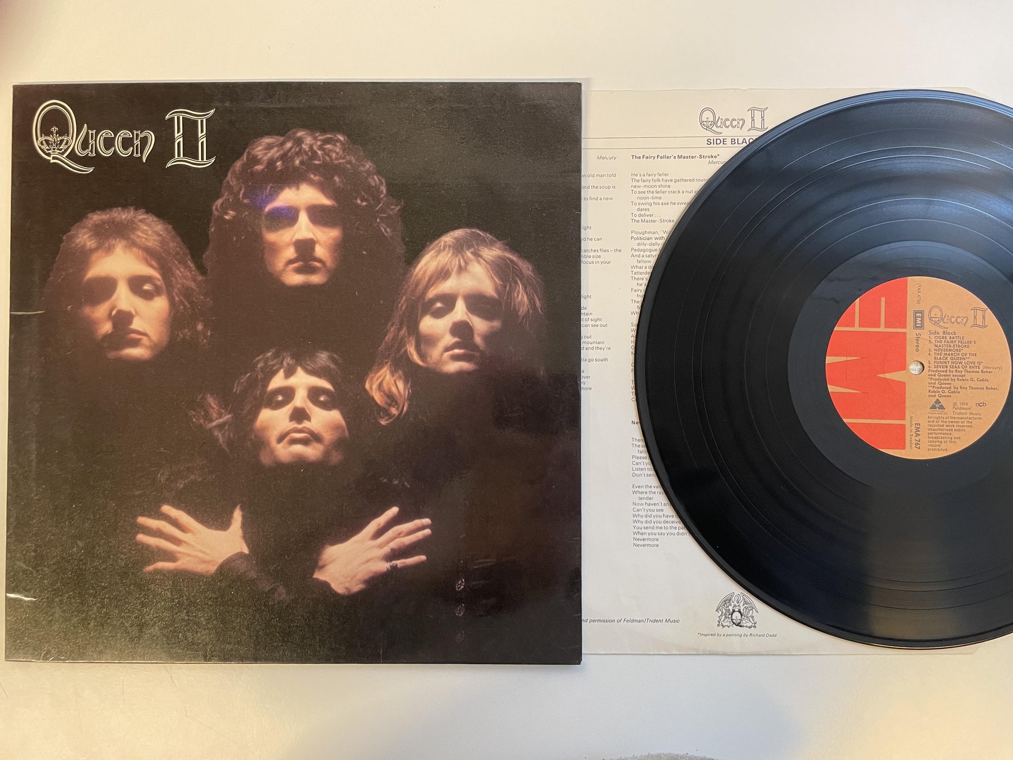 Omslagsbild för skivan QUEEN II LP -74 Swe EMI EMA 767