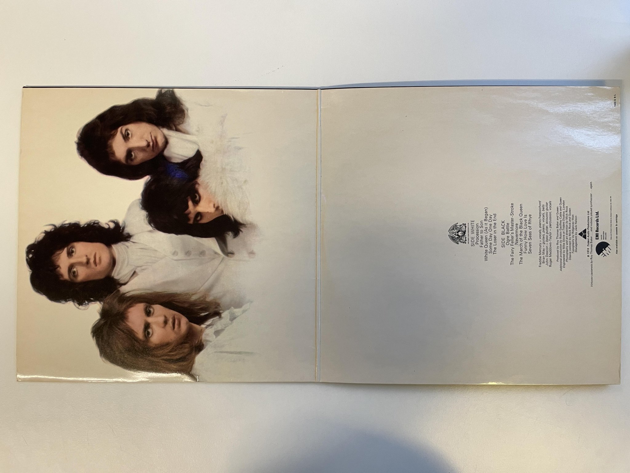 Omslagsbild för skivan QUEEN II LP -74 Swe EMI EMA 767