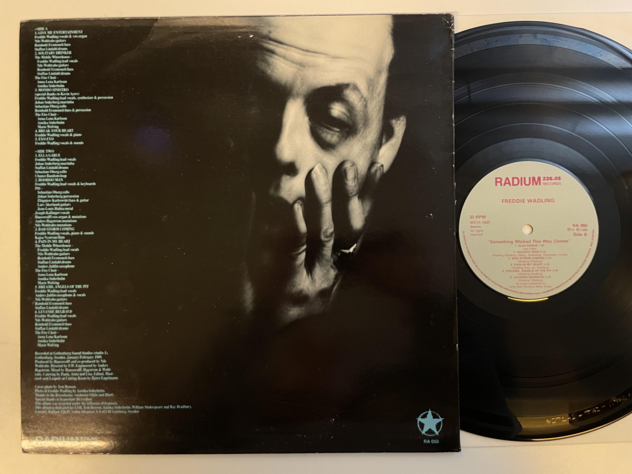 Omslagsbild för skivan FREDDIE WADLING Something Wicked This Way Comes LP -89 Swe RADIUM 226.05 RA 050