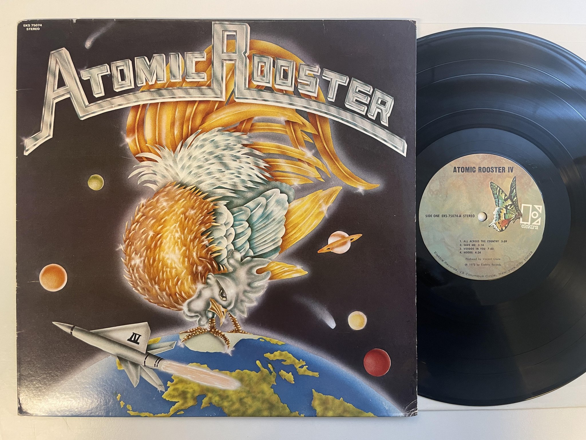 Omslagsbild för skivan ATOMIC ROOSTER IV LP -73 US elektra EKS 75074