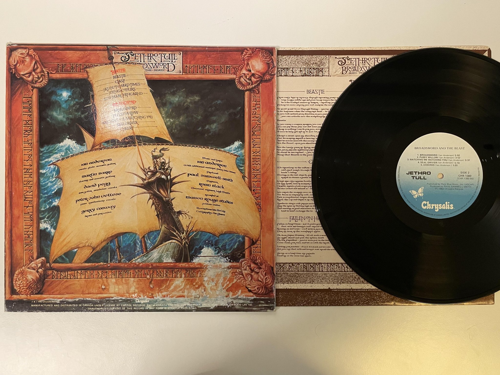 Omslagsbild för skivan JETHRO TULL broadsword and the beast LP -82 Can CHRYSALIS CHR 1380