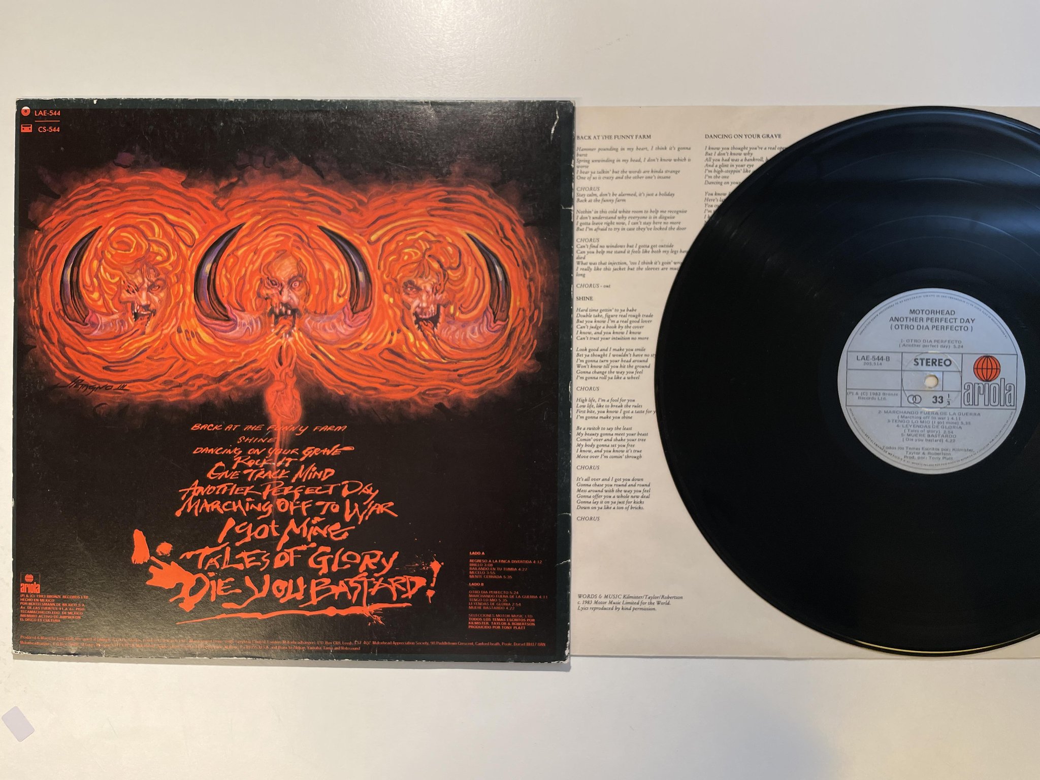 Omslagsbild för skivan MOTORHEAD another perfect day LP -83 Mexico ARIOLA LAE 544