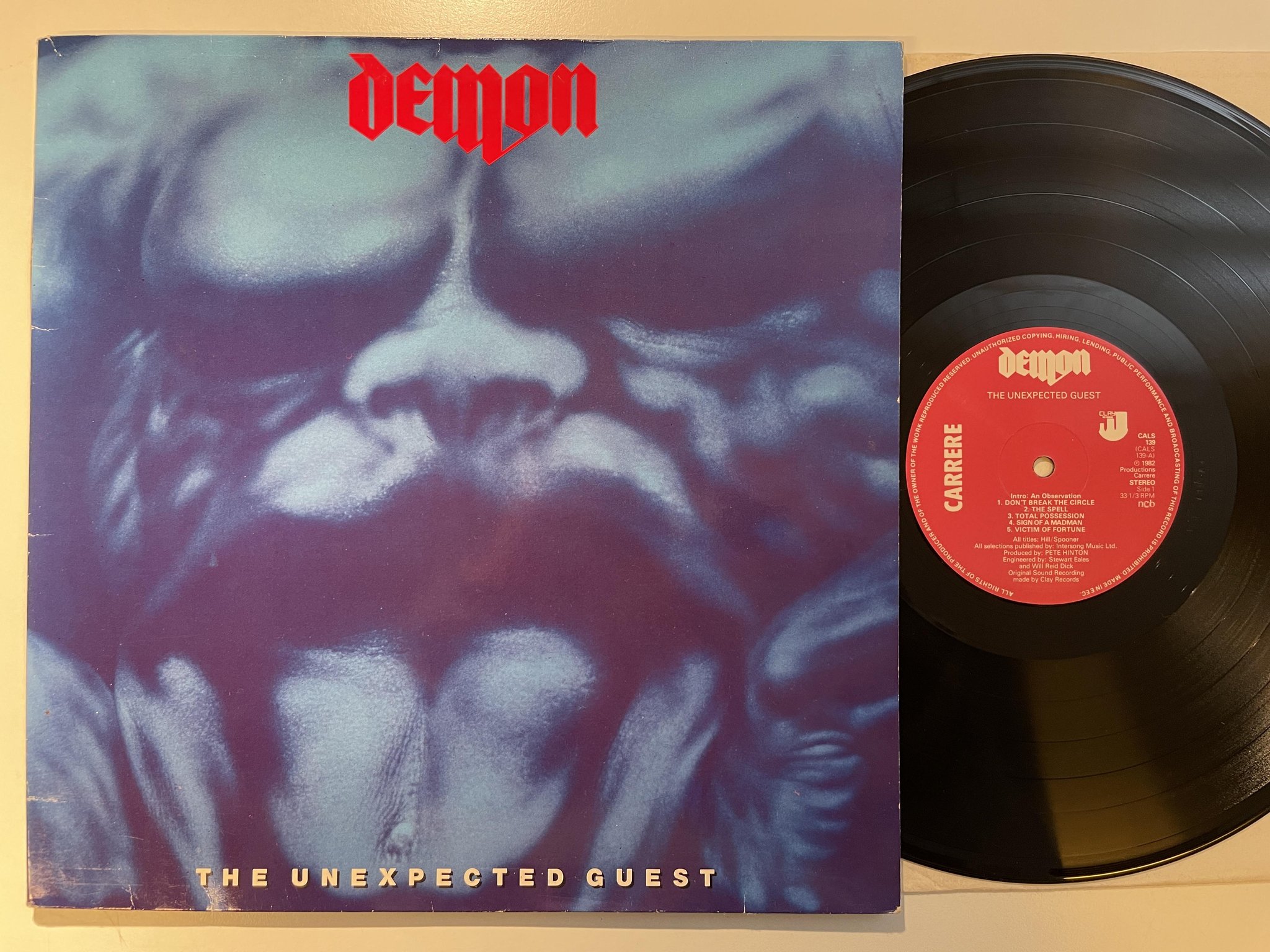 Omslagsbild för skivan DEMON the unexpected guest LP -82 ncb CARRERE CALS 139
