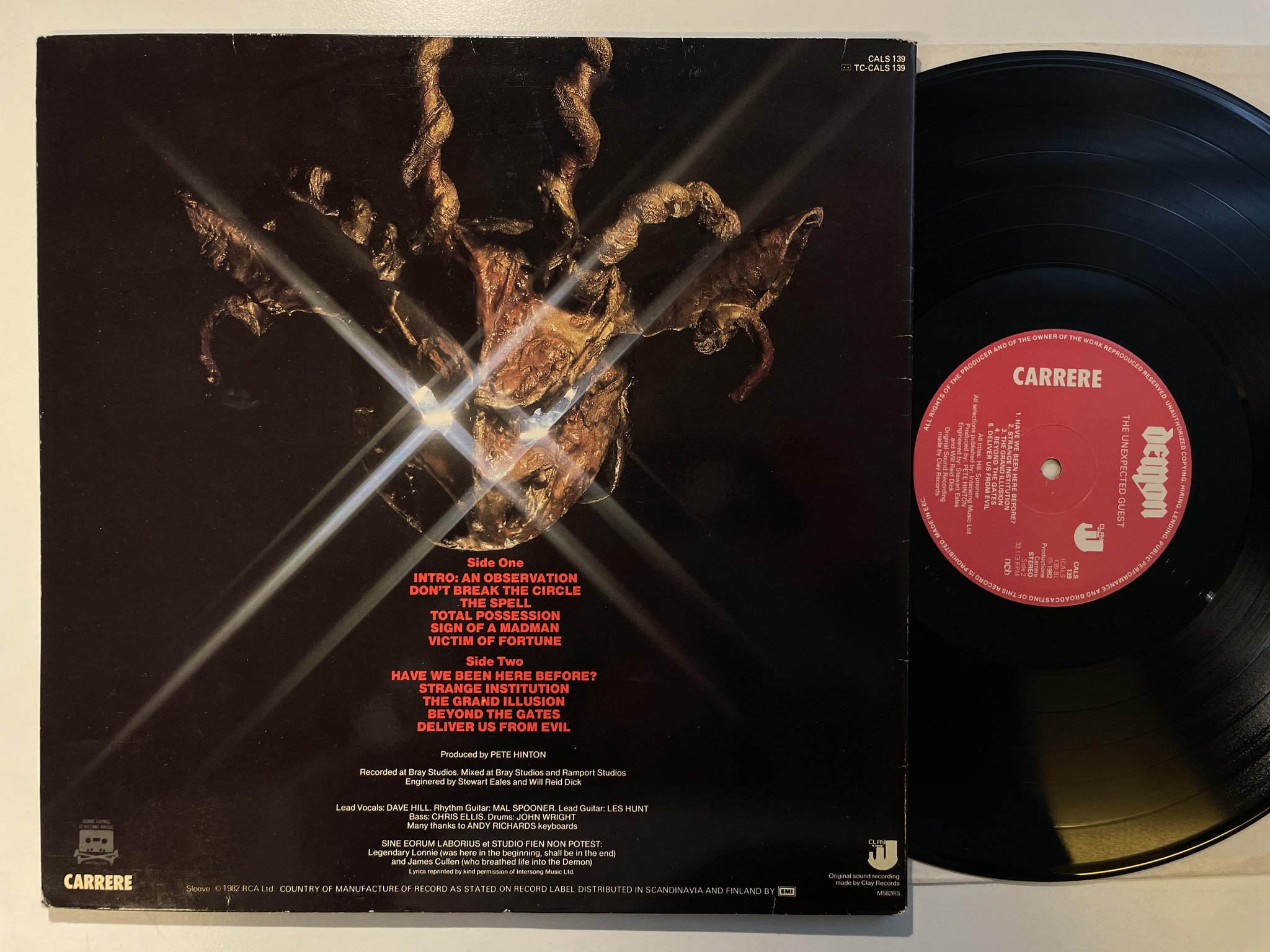 Omslagsbild för skivan DEMON the unexpected guest LP -82 ncb CARRERE CALS 139