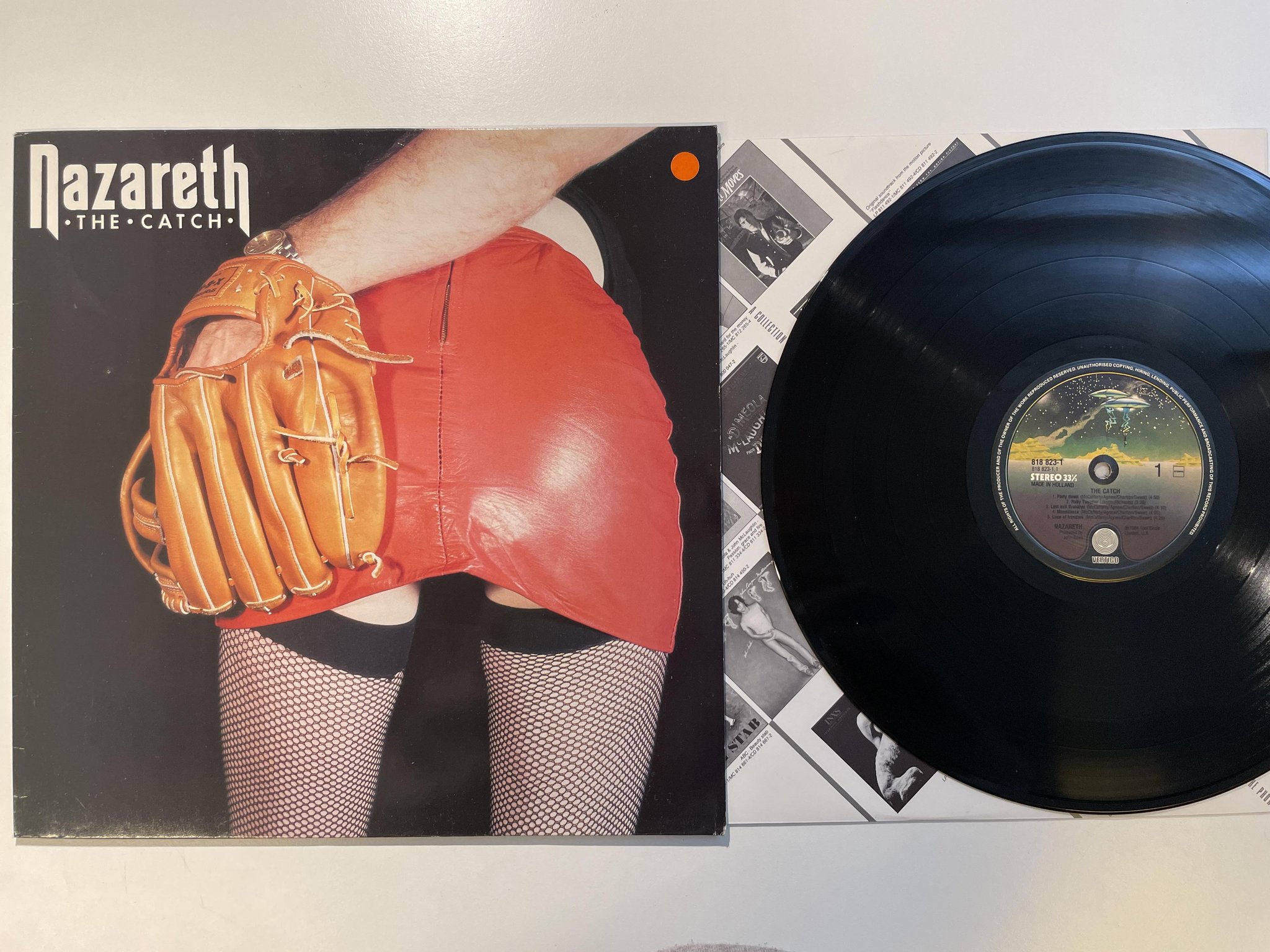 Omslagsbild för skivan NAZARETH the catch LP HolL VERTIGO 818 823-1