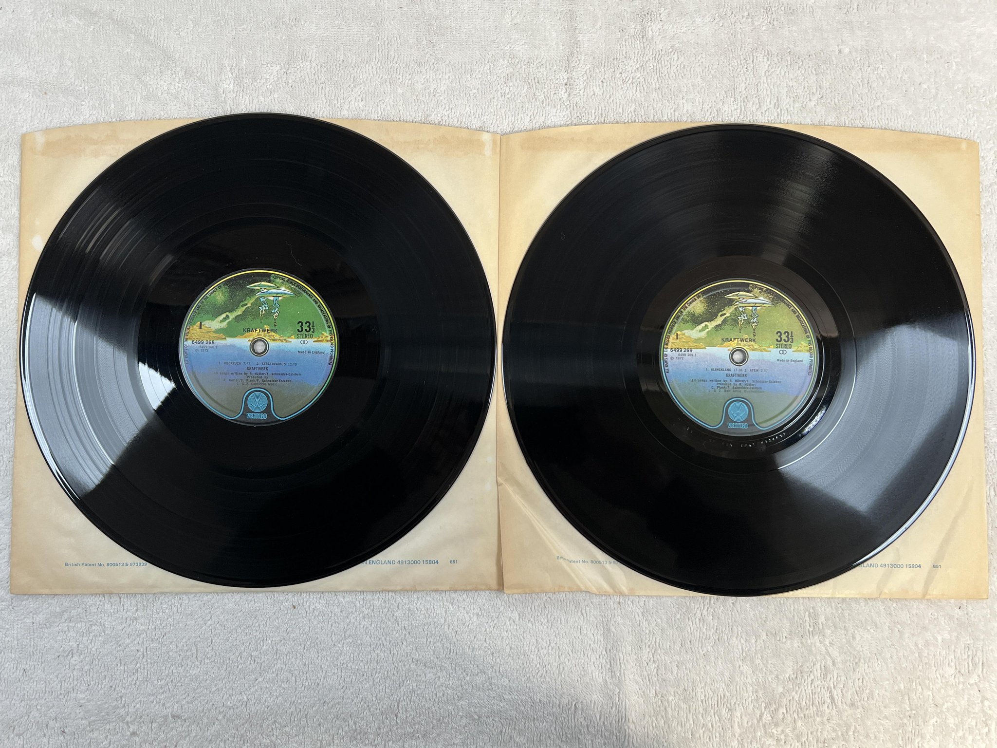 Omslagsbild för skivan KRAFTWERK s/t 2xLP -72/76 UK VERTIGO 6499 268/69 ** Superb compilation ***