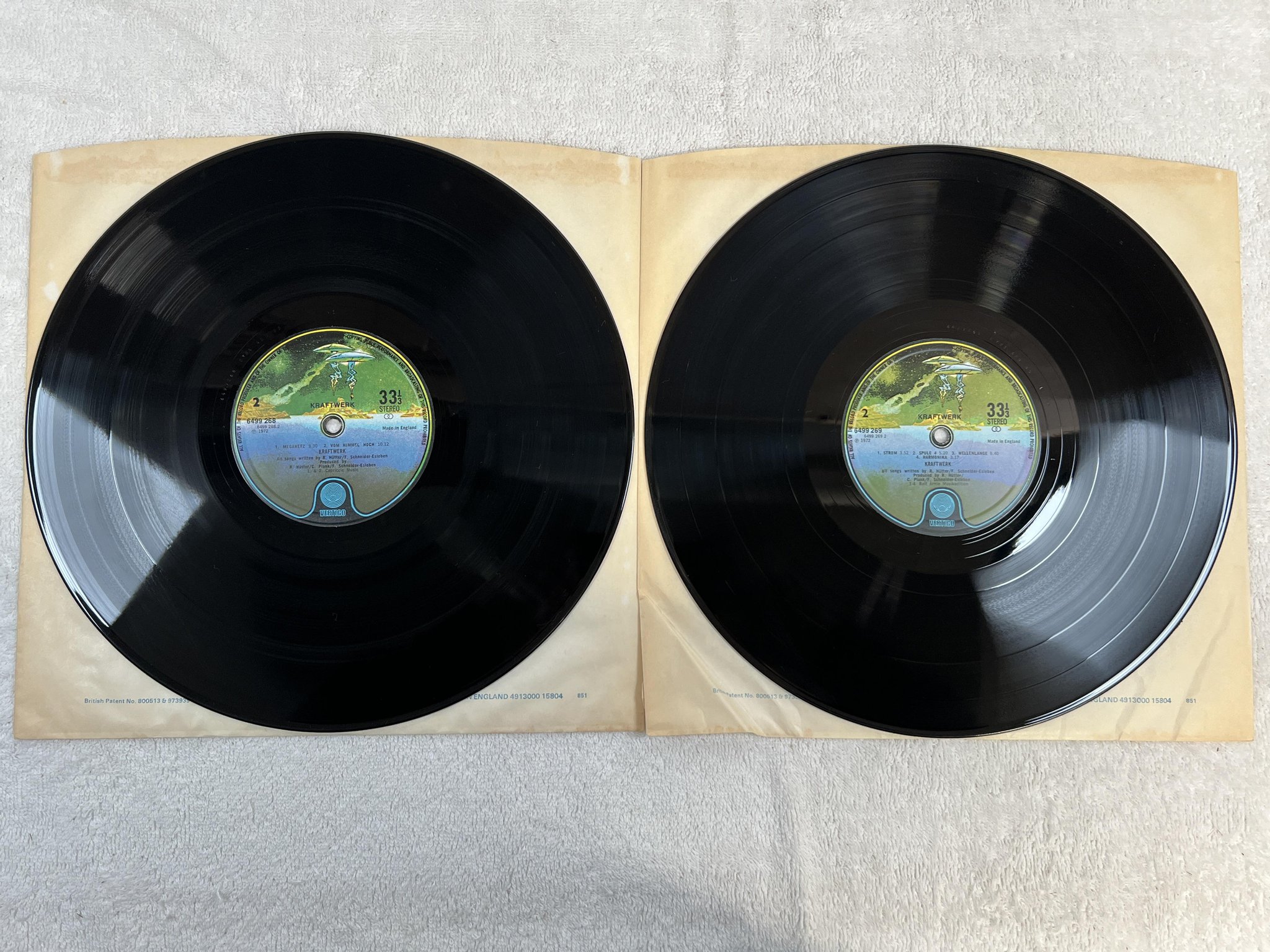 Omslagsbild för skivan KRAFTWERK s/t 2xLP -72/76 UK VERTIGO 6499 268/69 ** Superb compilation ***