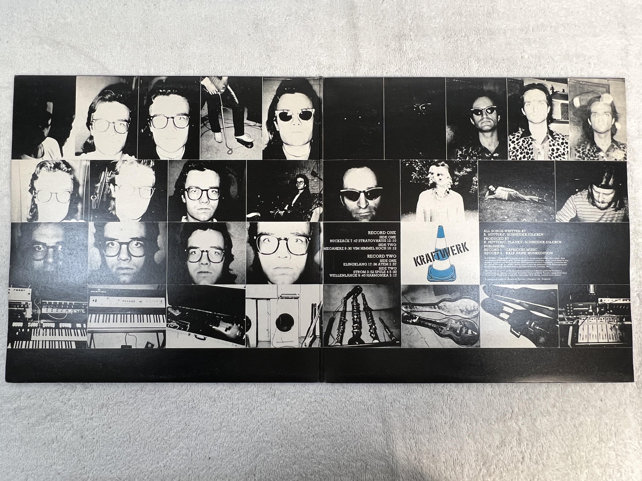 Omslagsbild för skivan KRAFTWERK s/t 2xLP -72/76 UK VERTIGO 6499 268/69 ** Superb compilation ***