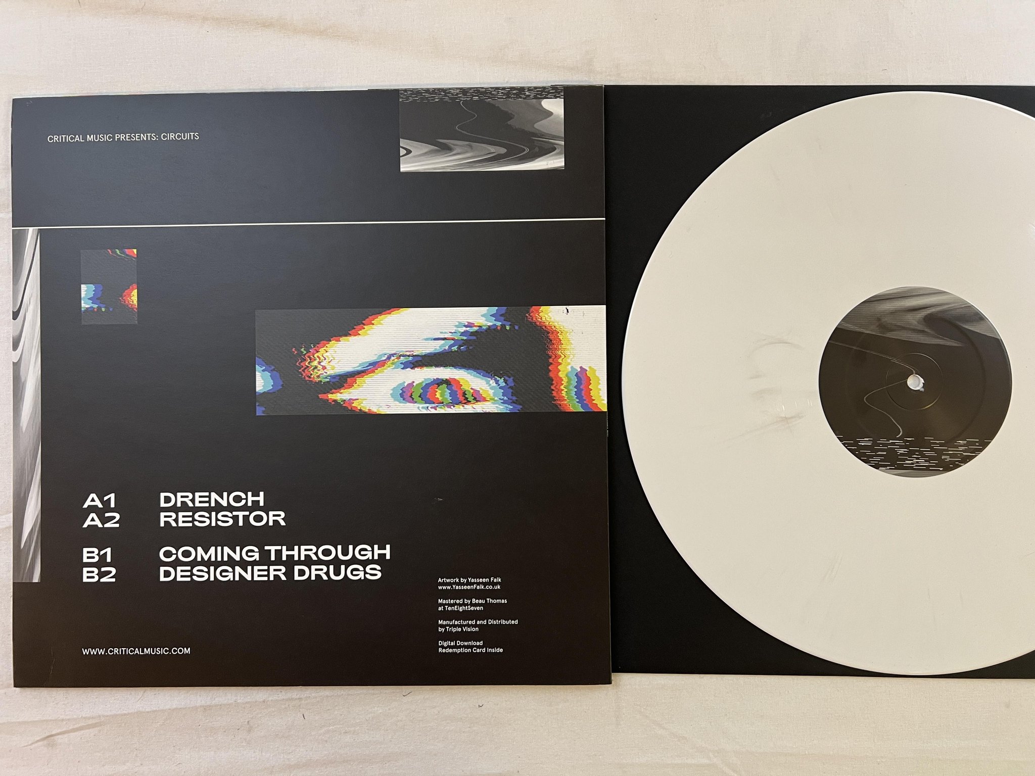 Omslagsbild för skivan CIRCUITS Coming Through EP 12" UK 2018 CRITICAL CIRC001 ** Drum n Bass **