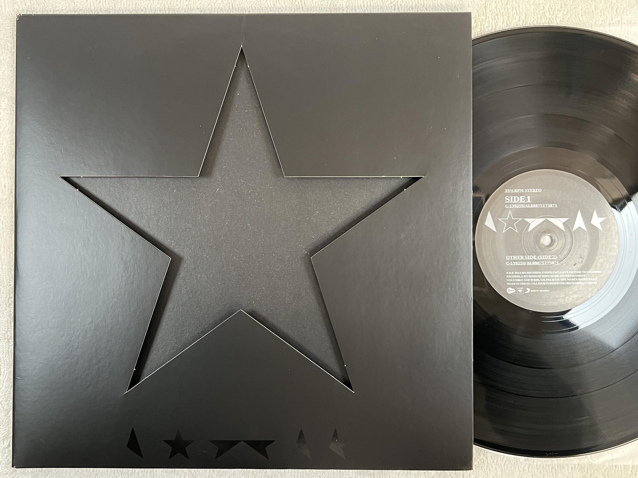 Omslagsbild för skivan DAVID BOWIE ? (Blackstar) LP eu SONY MUSIC 88875173871