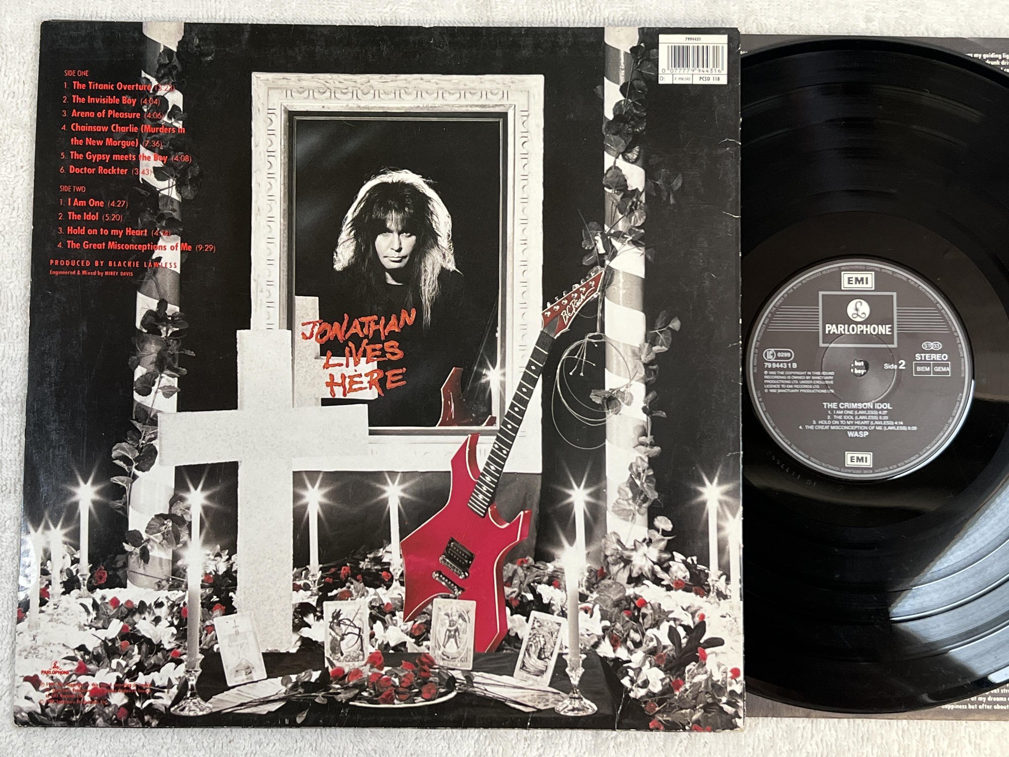 Omslagsbild för skivan W.A.S.P. The Crimson Idol LP -92 PARLOPHONE 79 9443 1