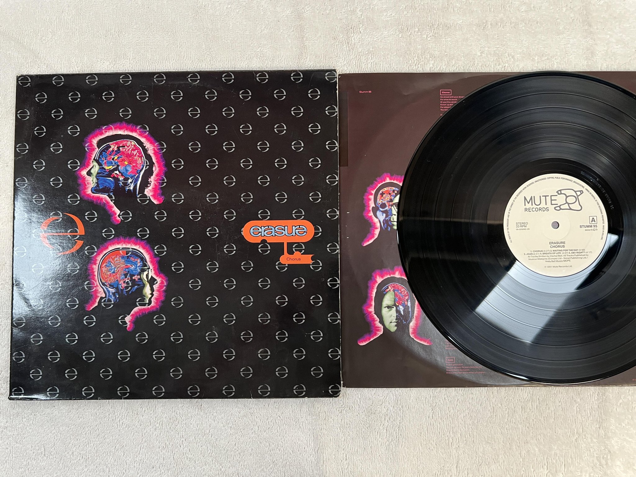 Omslagsbild för skivan ERASURE chorus LP -91 MUTE STUMM 95
