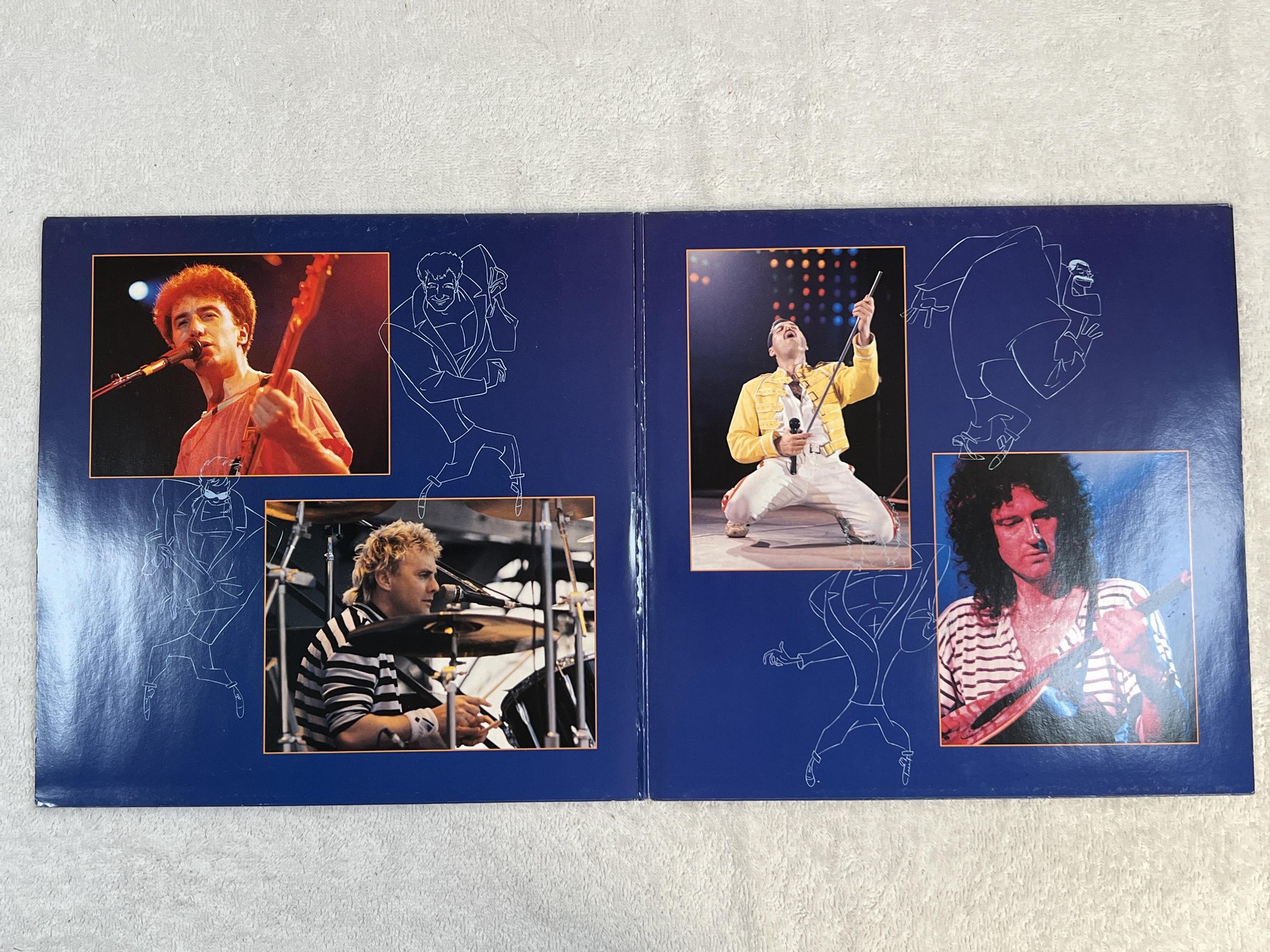 Omslagsbild för skivan QUEEN Live At Wembley '86 2xLP -92 UK PARLOPHONE PCSP 725 *** VERY RARE ***