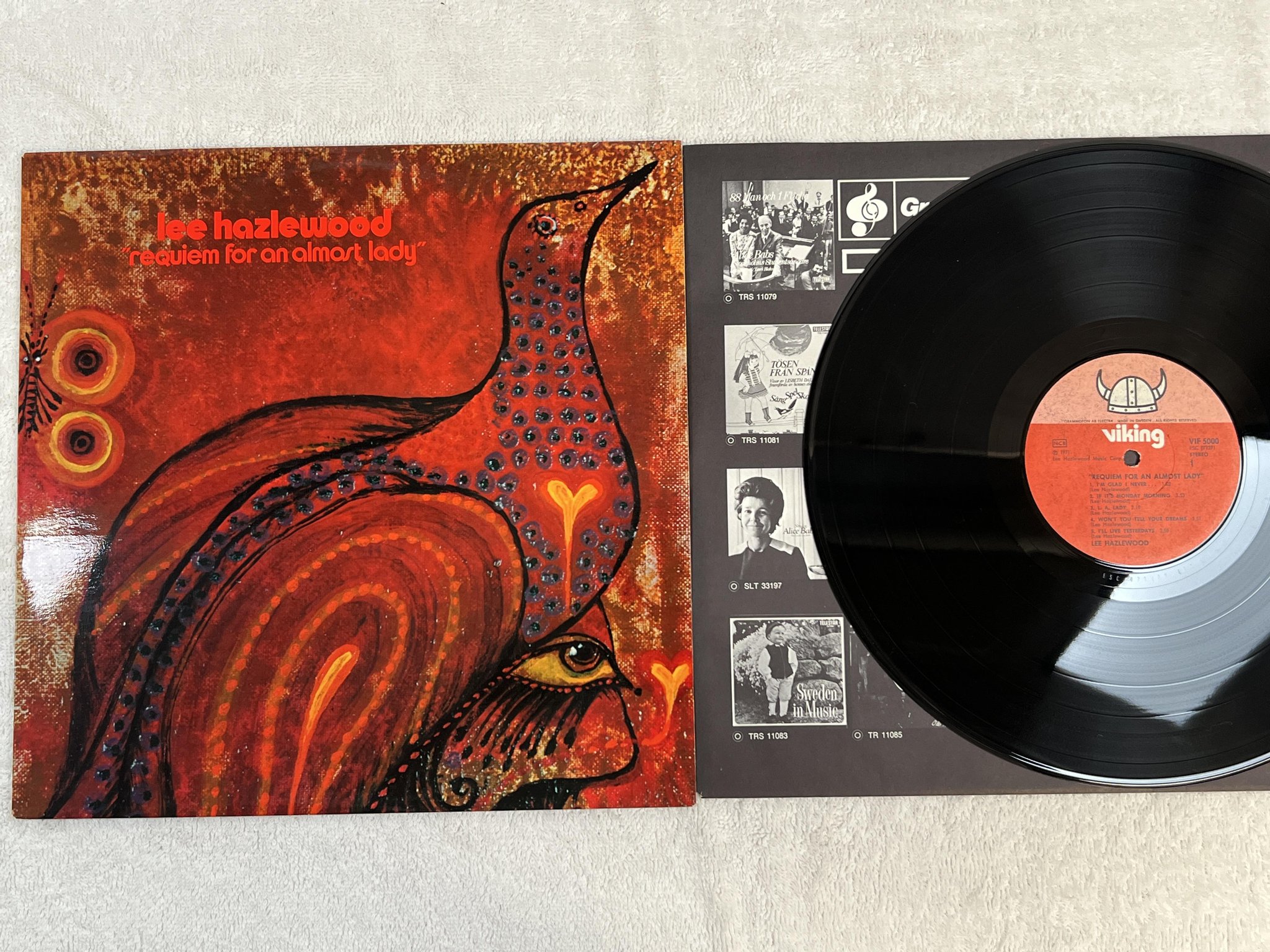 Omslagsbild för skivan LEE HAZLEWOOD Requiem For An Almost Lady LP -71 Swe VIKING VIF 5000