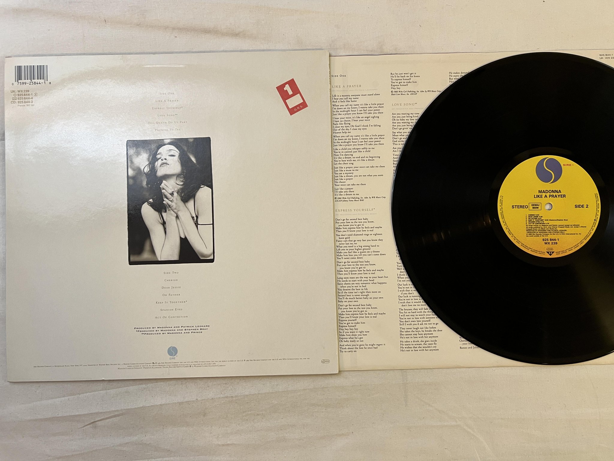 Omslagsbild för skivan MADONNA like a prayer LP -89 Ger SIRE 925 844-1