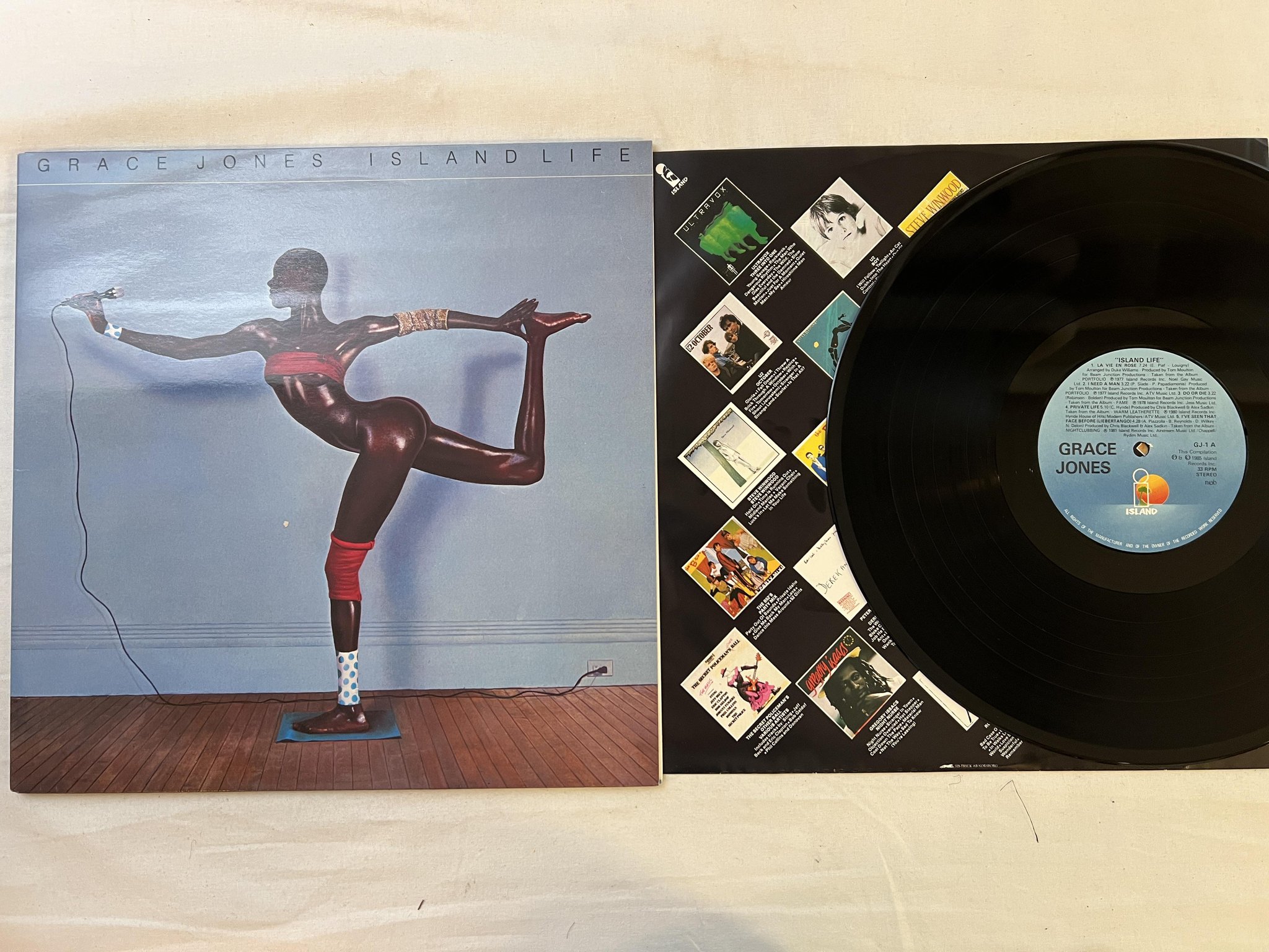Omslagsbild för skivan GRACE JONES island life LP -85 ncb ISLAND GJ-1
