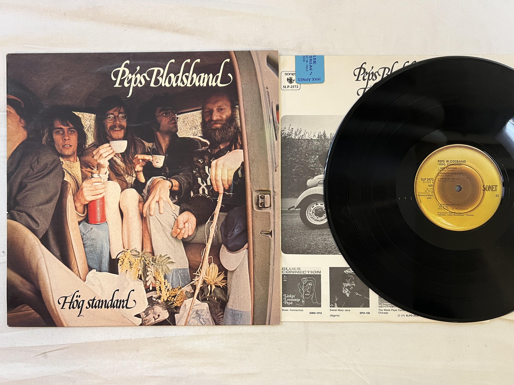 Omslagsbild för skivan PEPS BLODSBAND hög standard LP -75 Swe SONET SLP-2572