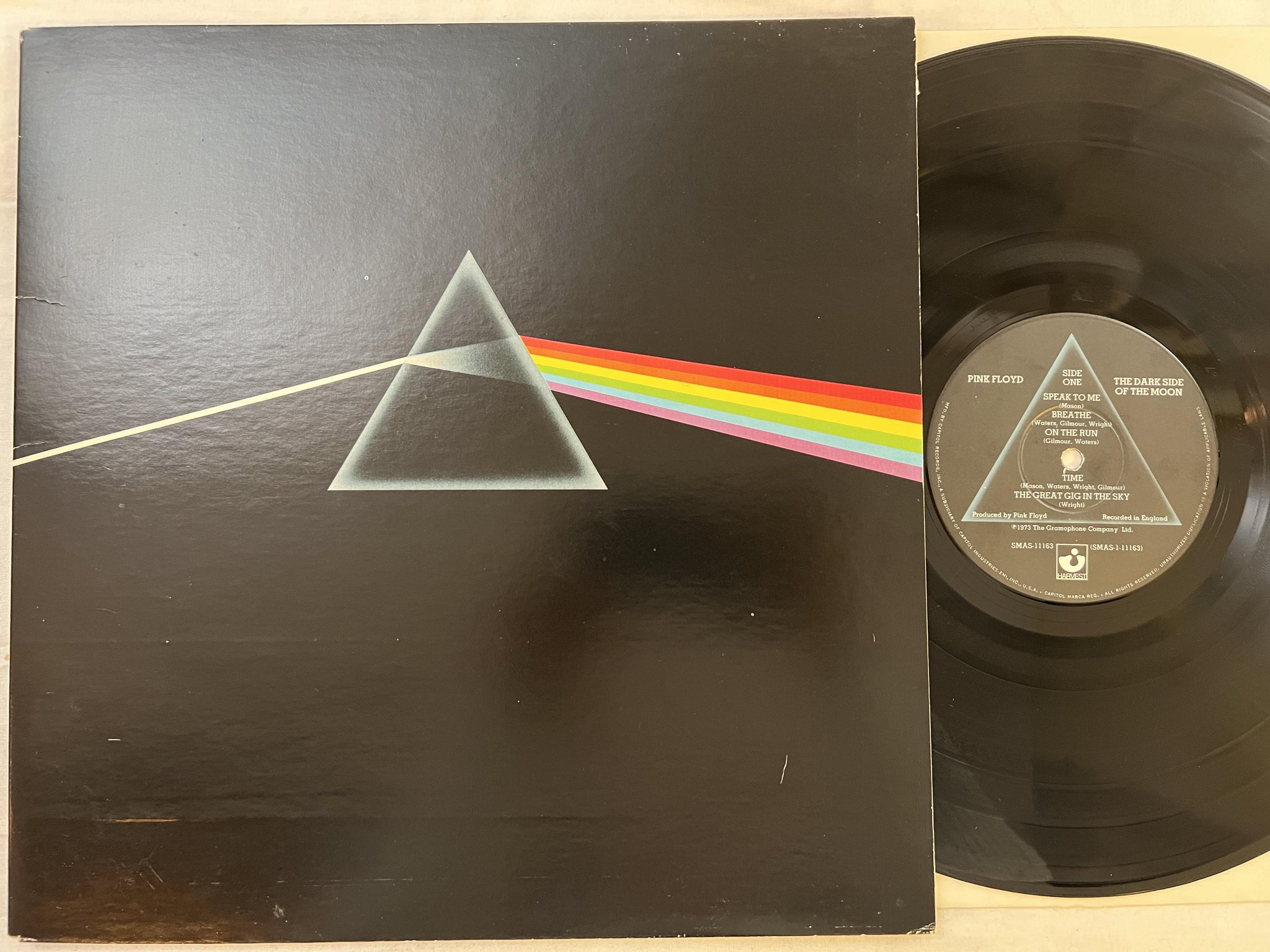 Omslagsbild för skivan PINK FLOYD the darks side of the moon LP US HARVEST SMAS 11163