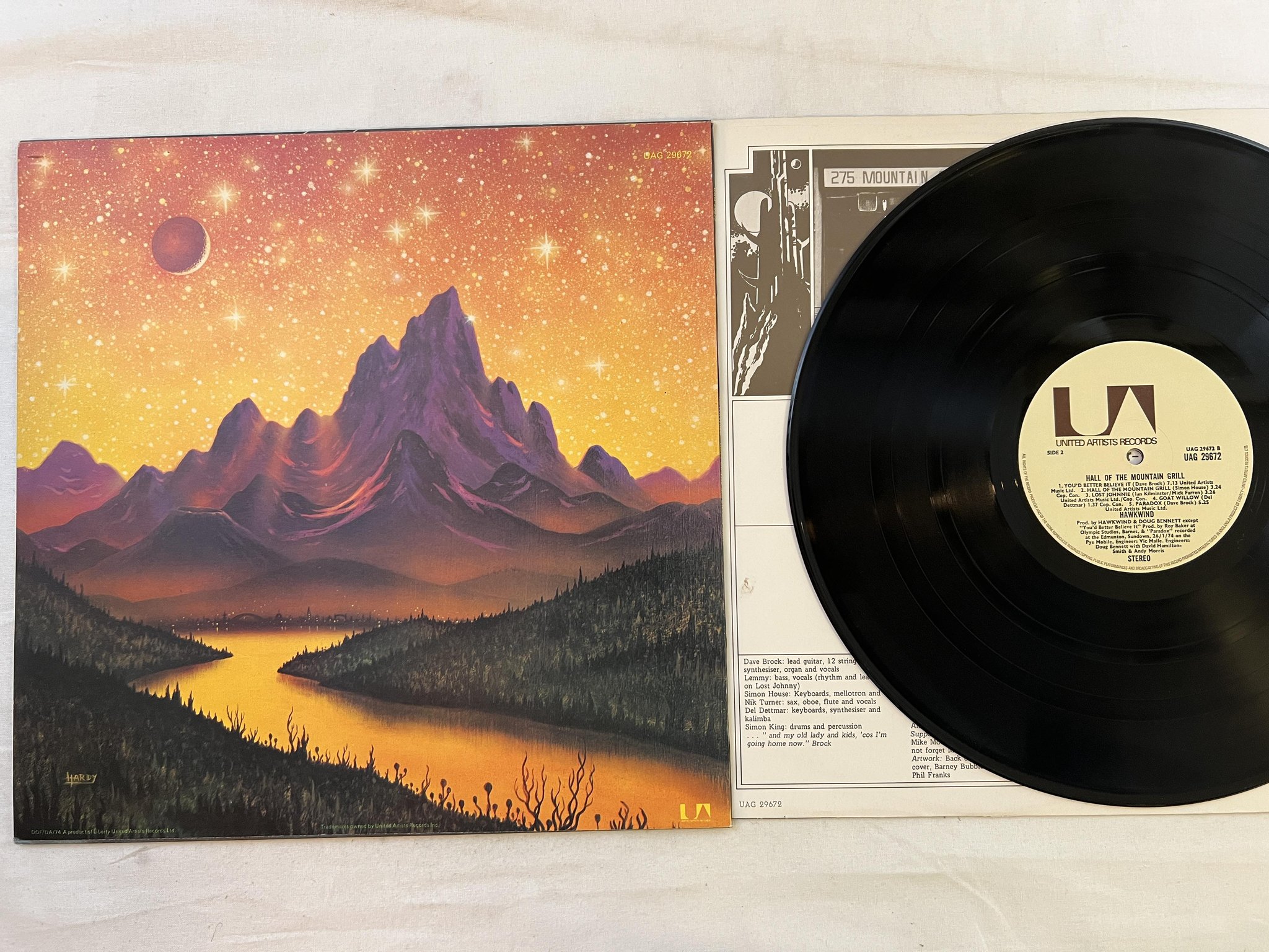 Omslagsbild för skivan HAWKWIND hall of the mountain grill LP -74 UK UNITED UAG 29672