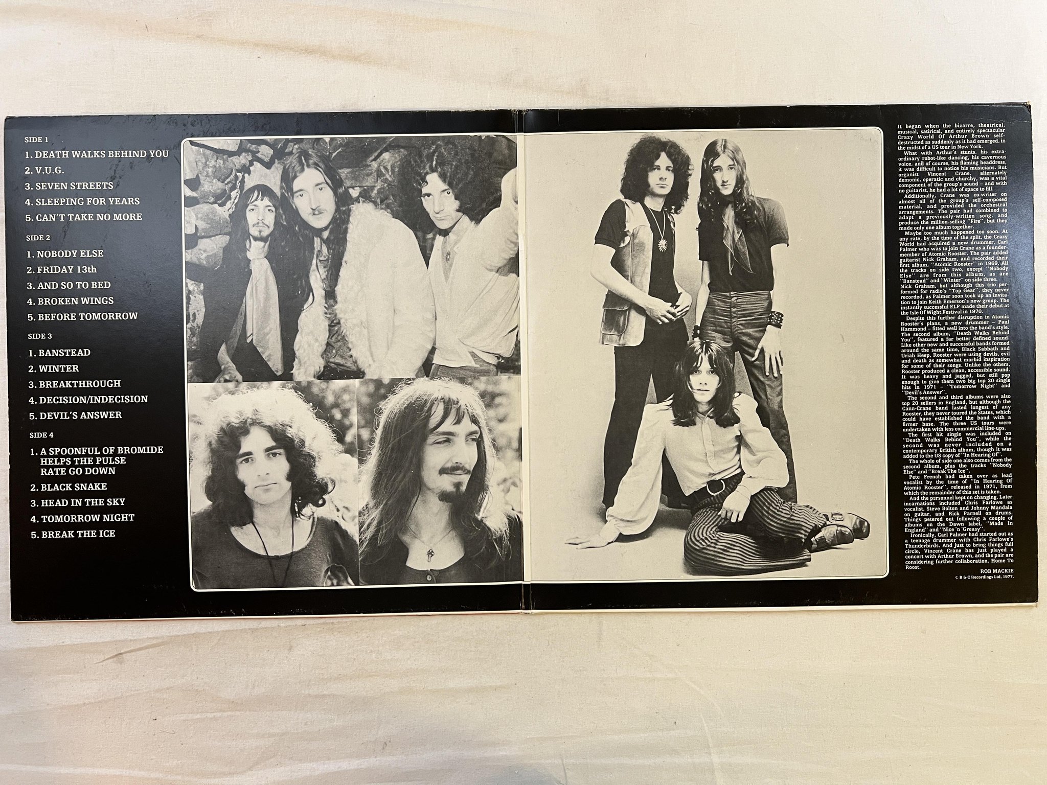 Omslagsbild för skivan ATOMIC ROOSTER home to roost 2xLP -77 Ger NOVA 628424-1