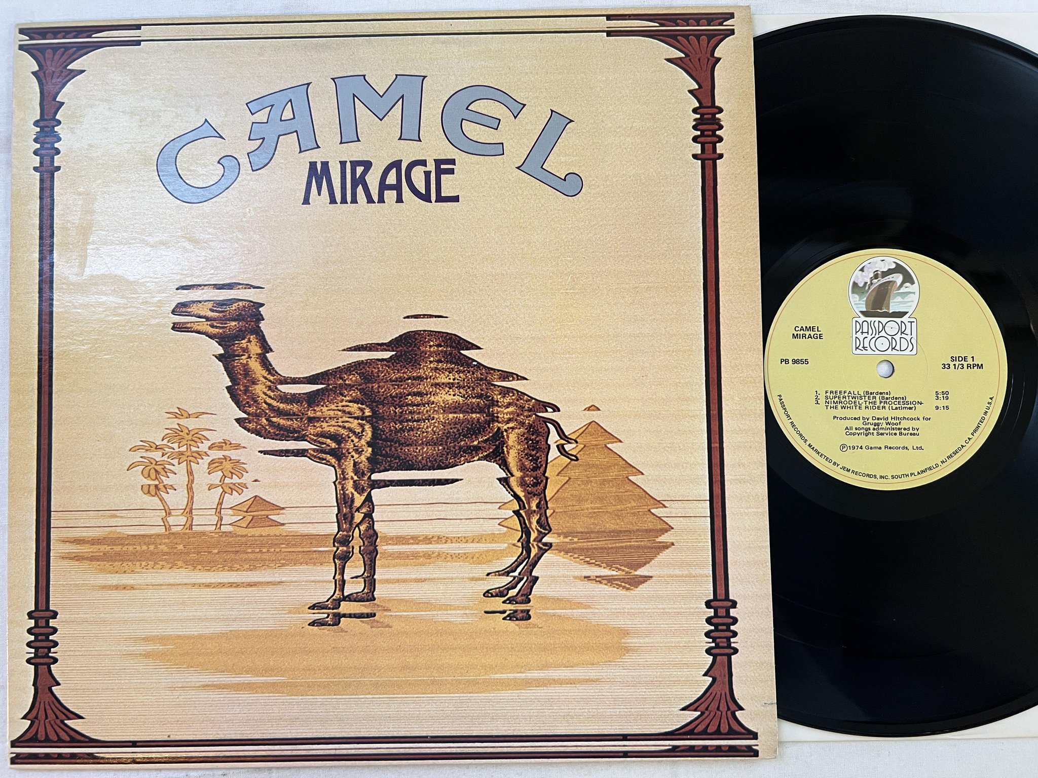 Omslagsbild för skivan CAMEL mirage LP US PASSPORT PB 9855
