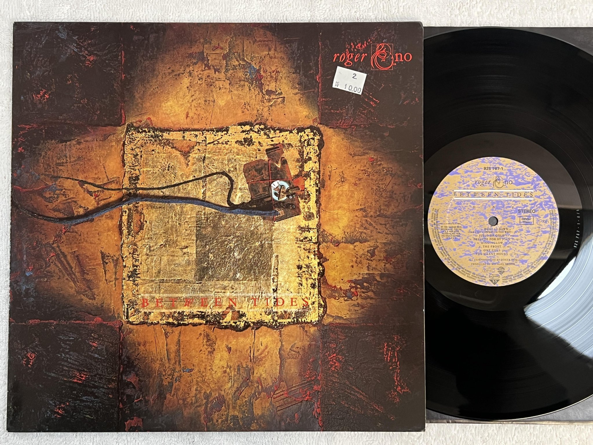 Omslagsbild för skivan ROGER ENO Between Tides LP -88 WARNER 925 767-1