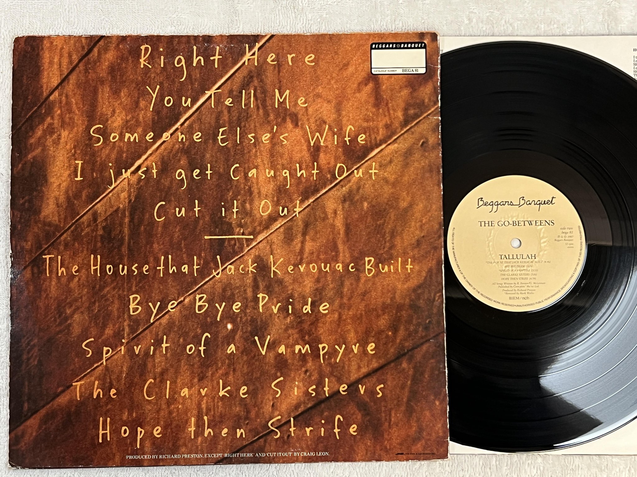 Omslagsbild för skivan THE GO-BETWEENS tallulah LP -87 UK BEGGARS BANQUET BEGA 81