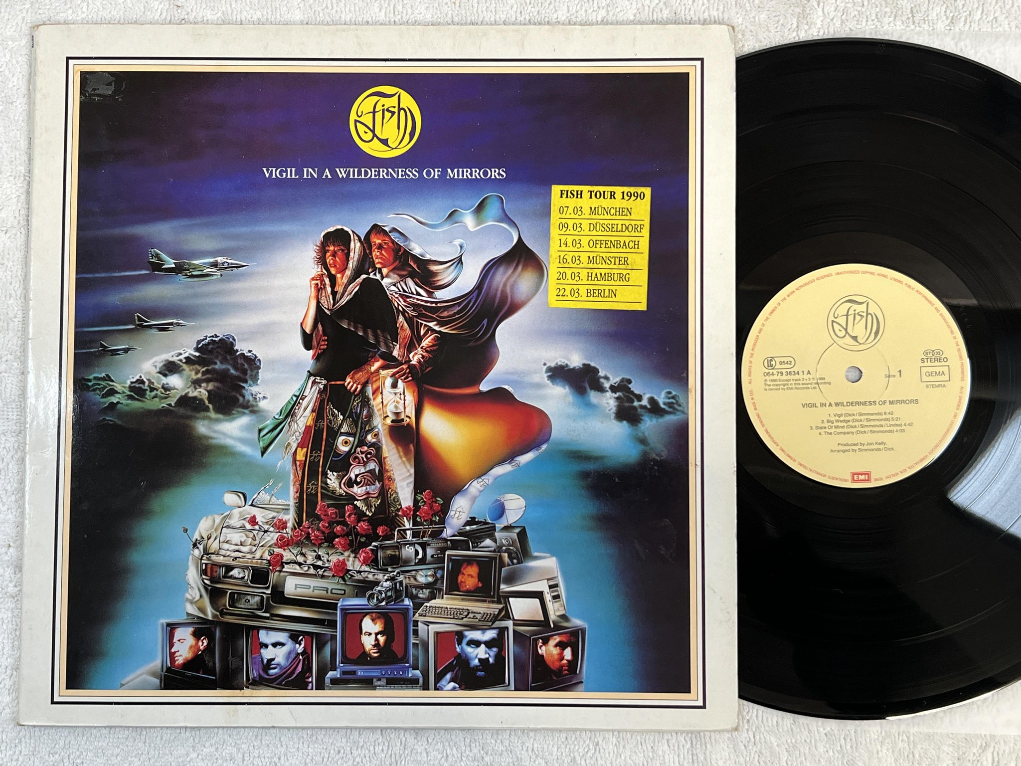 Omslagsbild för skivan FISH Vigil In A Wilderness Of Mirrors LP -90 EMI 7 93634 1