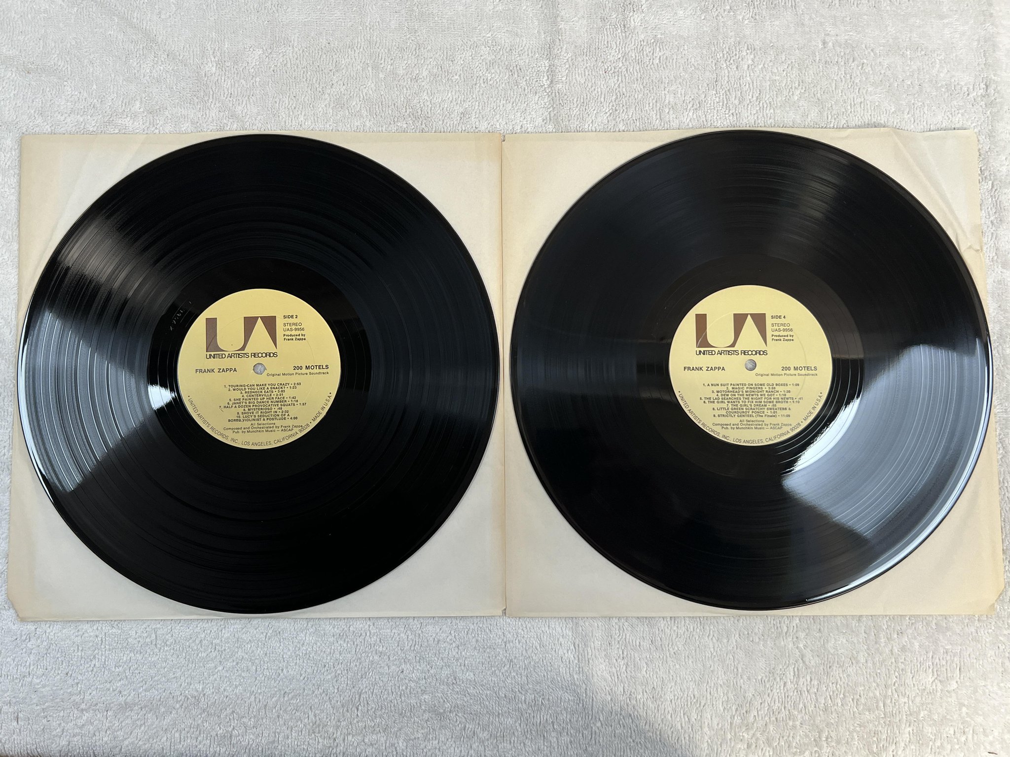 Omslagsbild för skivan FRANK ZAPPA 200 motels 2xLP -71 US UNITED ARTISTS UAS 9956