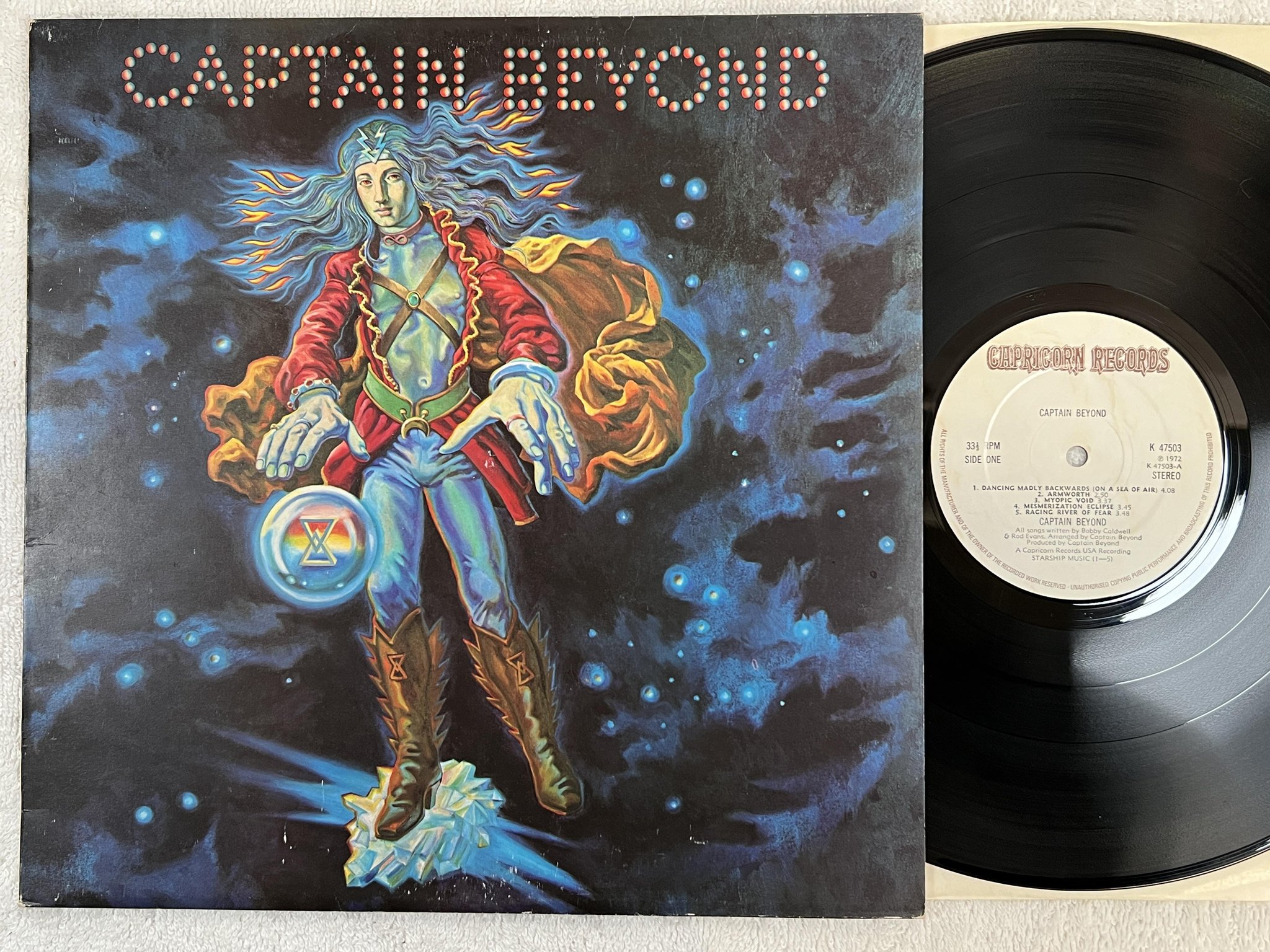 Omslagsbild för skivan CAPTAIN BEYOND s/t LP -72 UK CAPRRICORN K 47503