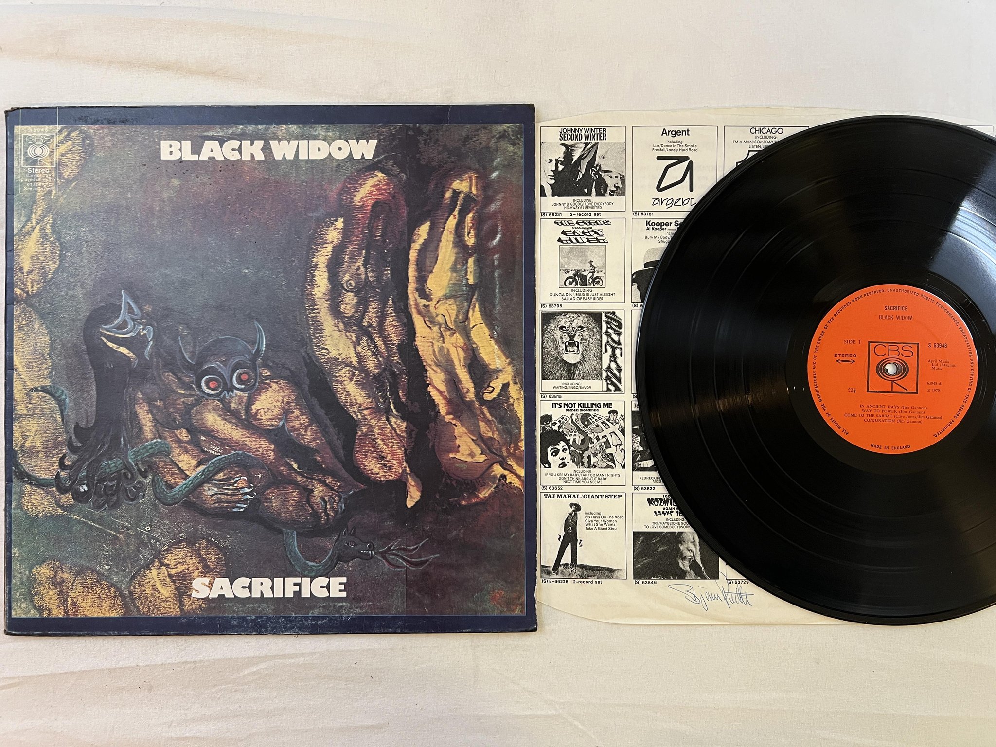 Omslagsbild för skivan BLACK WIDOW sacrifice LP -70 UK CBS S 63948
