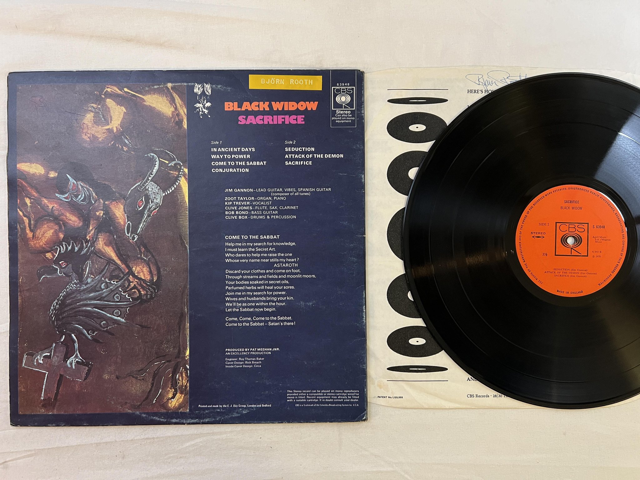 Omslagsbild för skivan BLACK WIDOW sacrifice LP -70 UK CBS S 63948