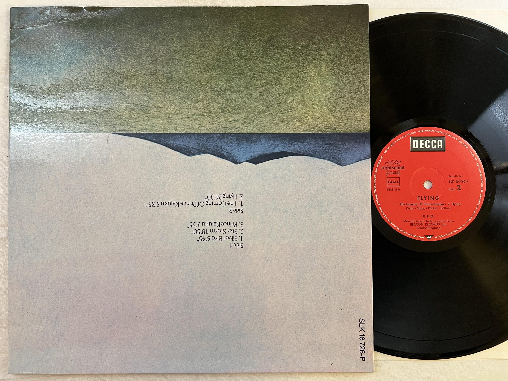 Omslagsbild för skivan UFO 2 Flying - One Hour Space Rock LP -71 Ger DECCA SLK 16 726-P