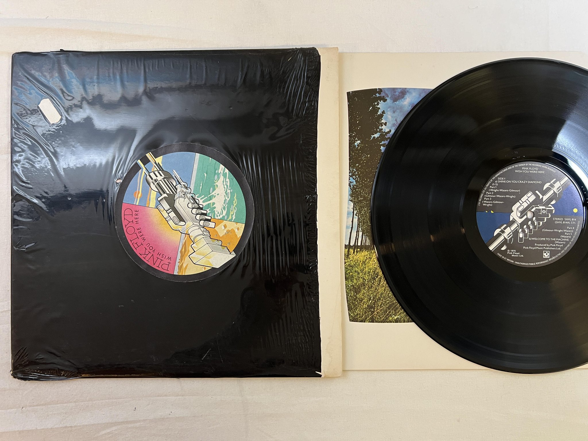 Omslagsbild för skivan PINK FLOYD wish you were here LP -75 UK HARVEST SHVL 814