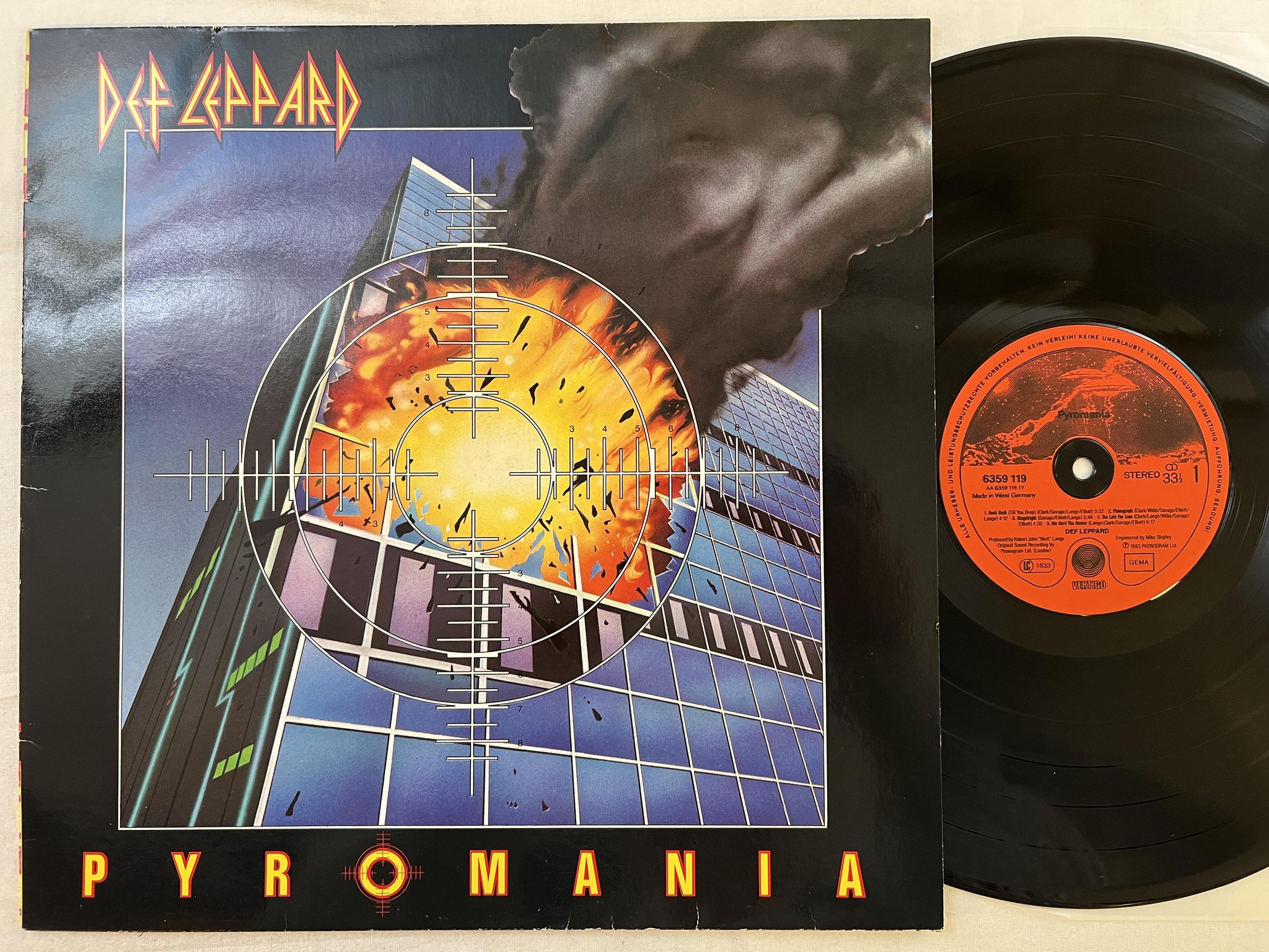 Omslagsbild för skivan DEF LEPPARD pyromania LP -83 Ger VERTIGO 6359 119