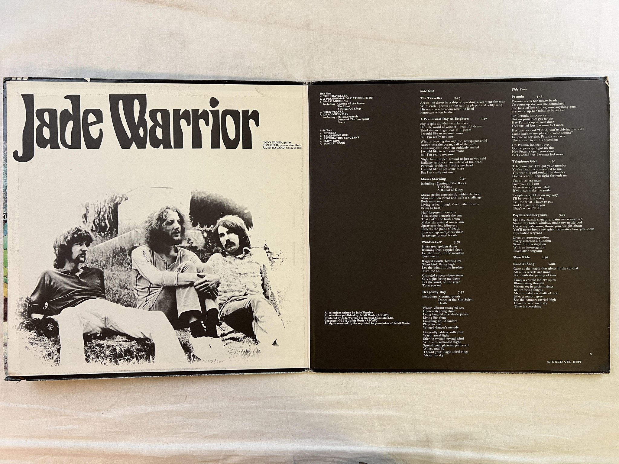 Omslagsbild för skivan JADE WARRIOR s/t LP -71 US VERTIGO VEL 1007 *** PSYCH / PROG ***