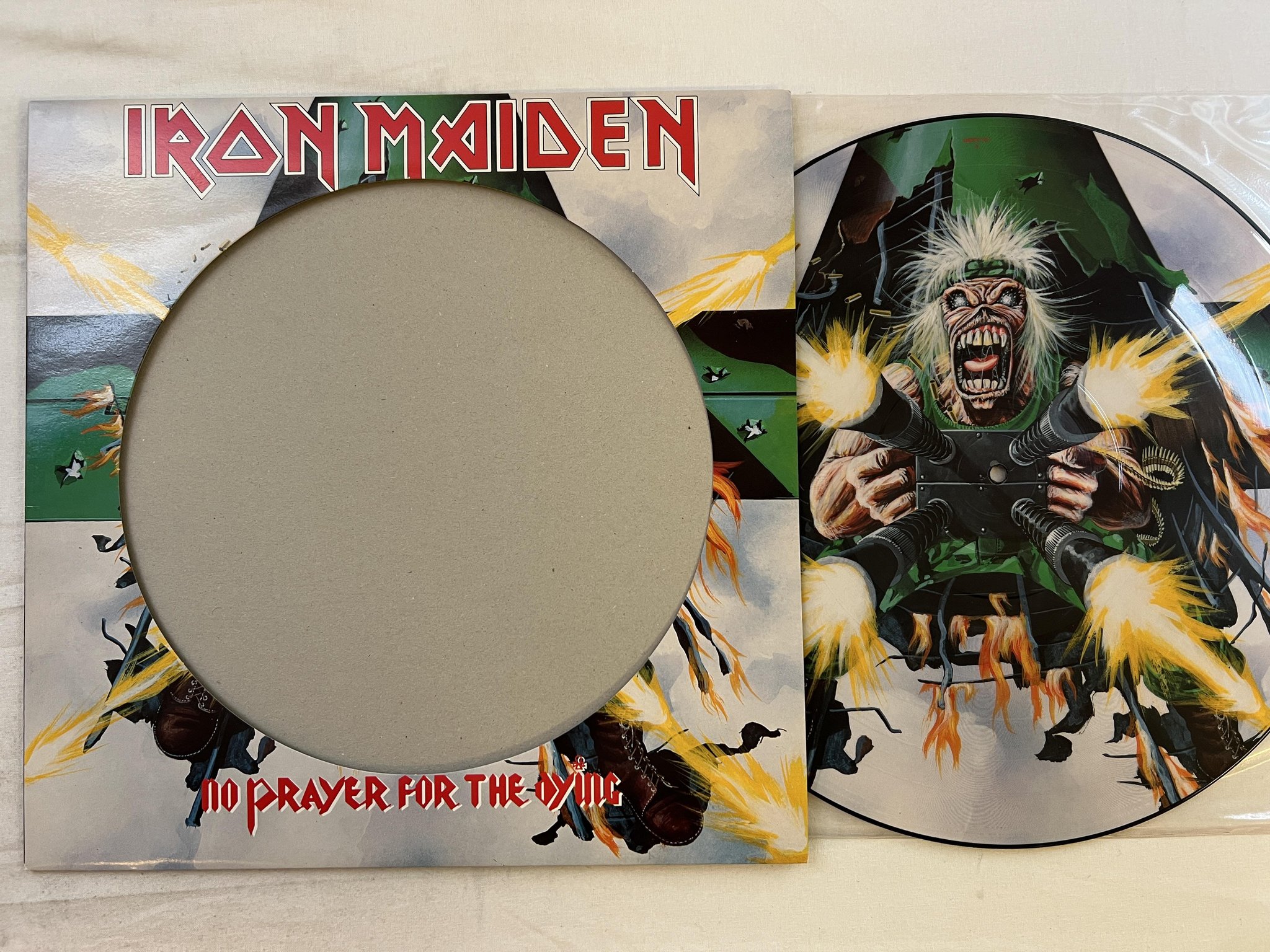 Omslagsbild för skivan IRON MAIDEN No Prayer For The Dying LP Picture Disc -90 UK EMI EMDPD 1017
