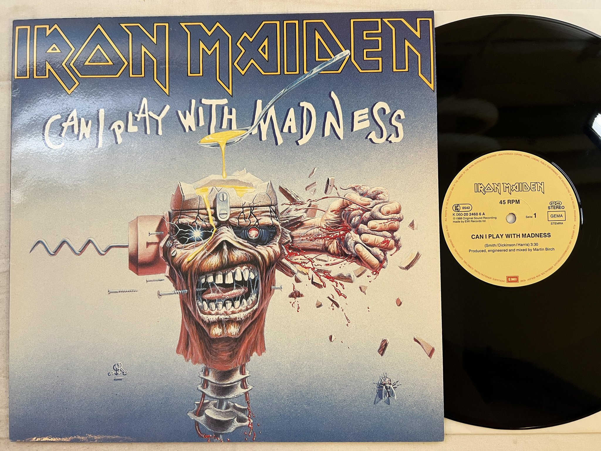 Omslagsbild för skivan IRON MAIDEN Can I Play With Madness 12" -88 Hol EMI K060-2024606