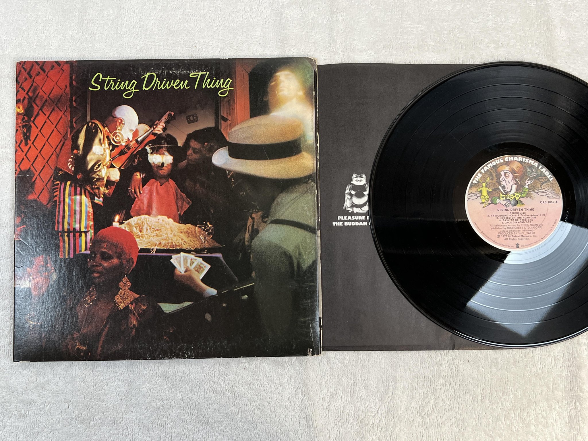 Omslagsbild för skivan STRING DRIVEN THING s/t LP -72 US CHARISMA CAS 1062