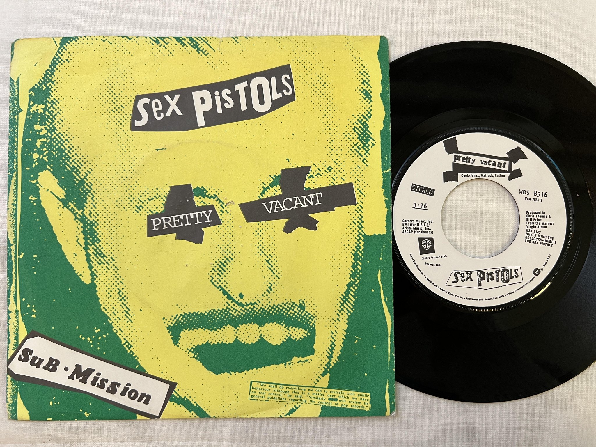 Omslagsbild för skivan SEX PISTOLS pretty vacant 7" -77 US WARNER WBS 8516