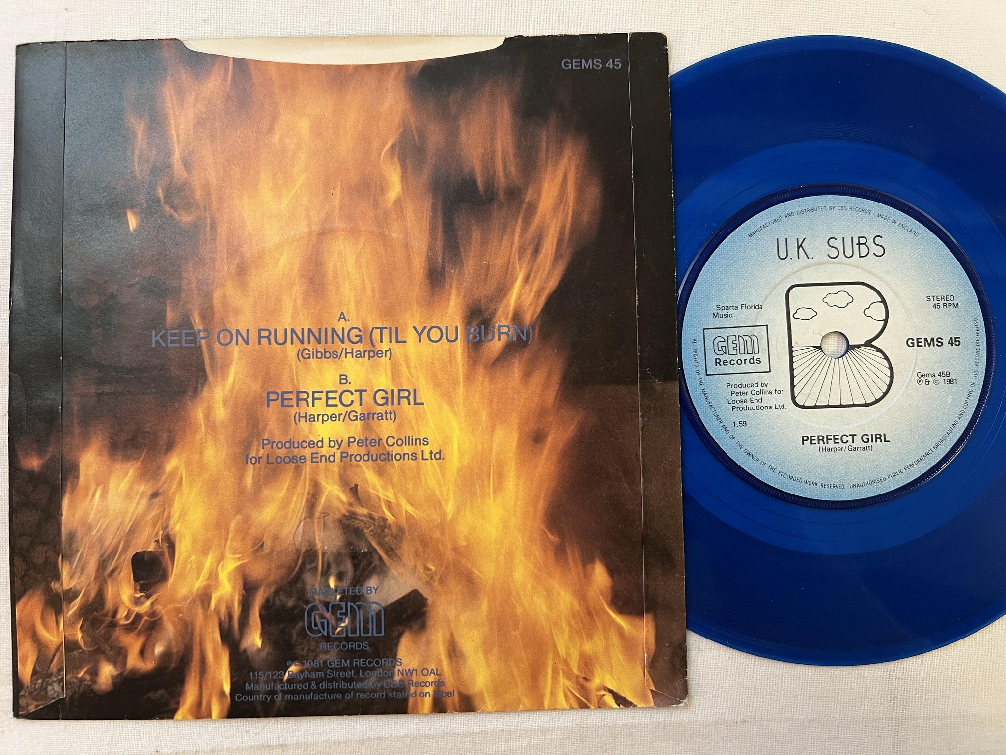 Omslagsbild för skivan UK SUBS keep on burning 7" -81 UK GEM GEMS 45