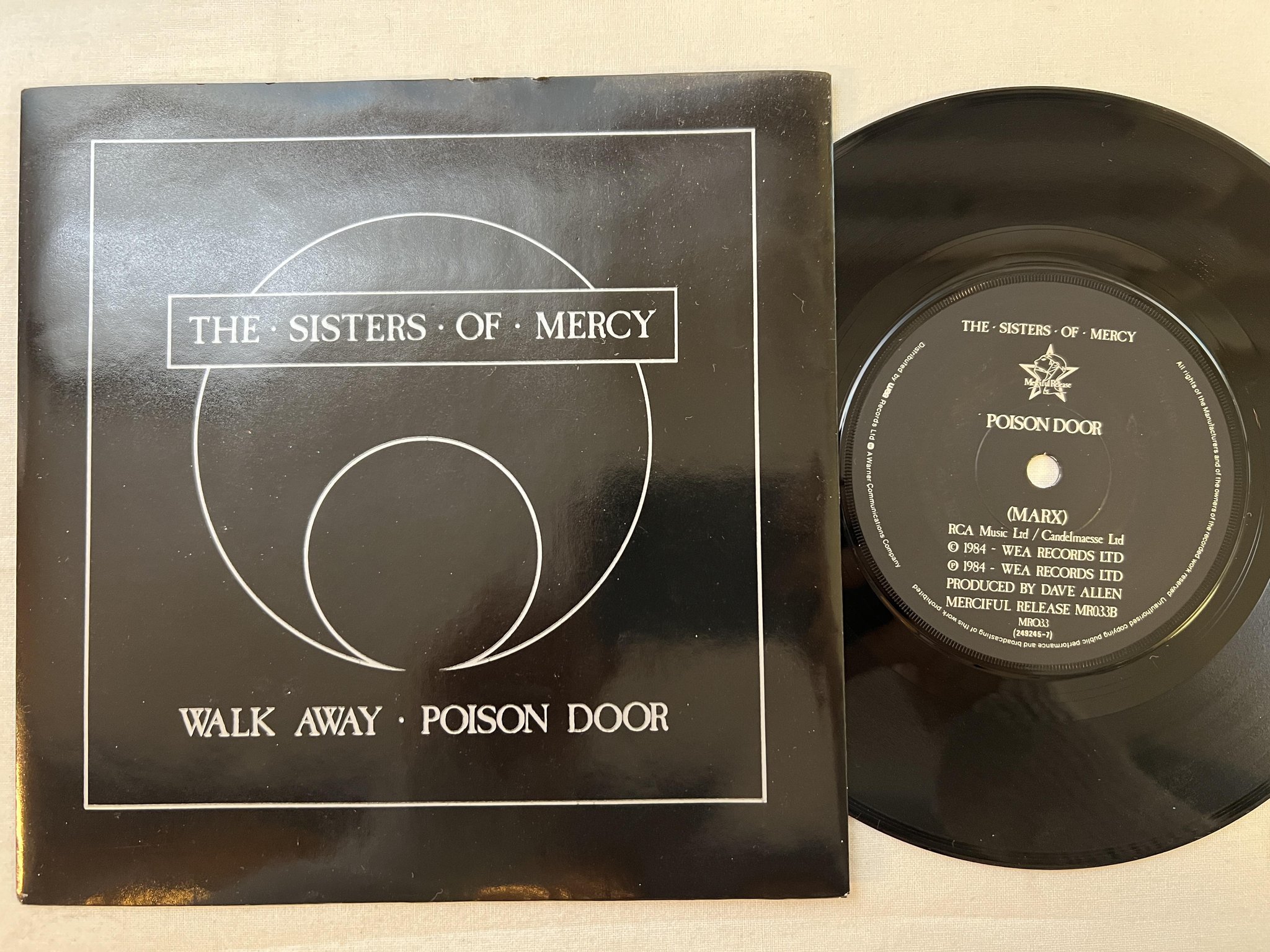 Omslagsbild för skivan THE SISTERS OF MERCY walk away 7" -84 MERCIFUL RELEASE MRO33