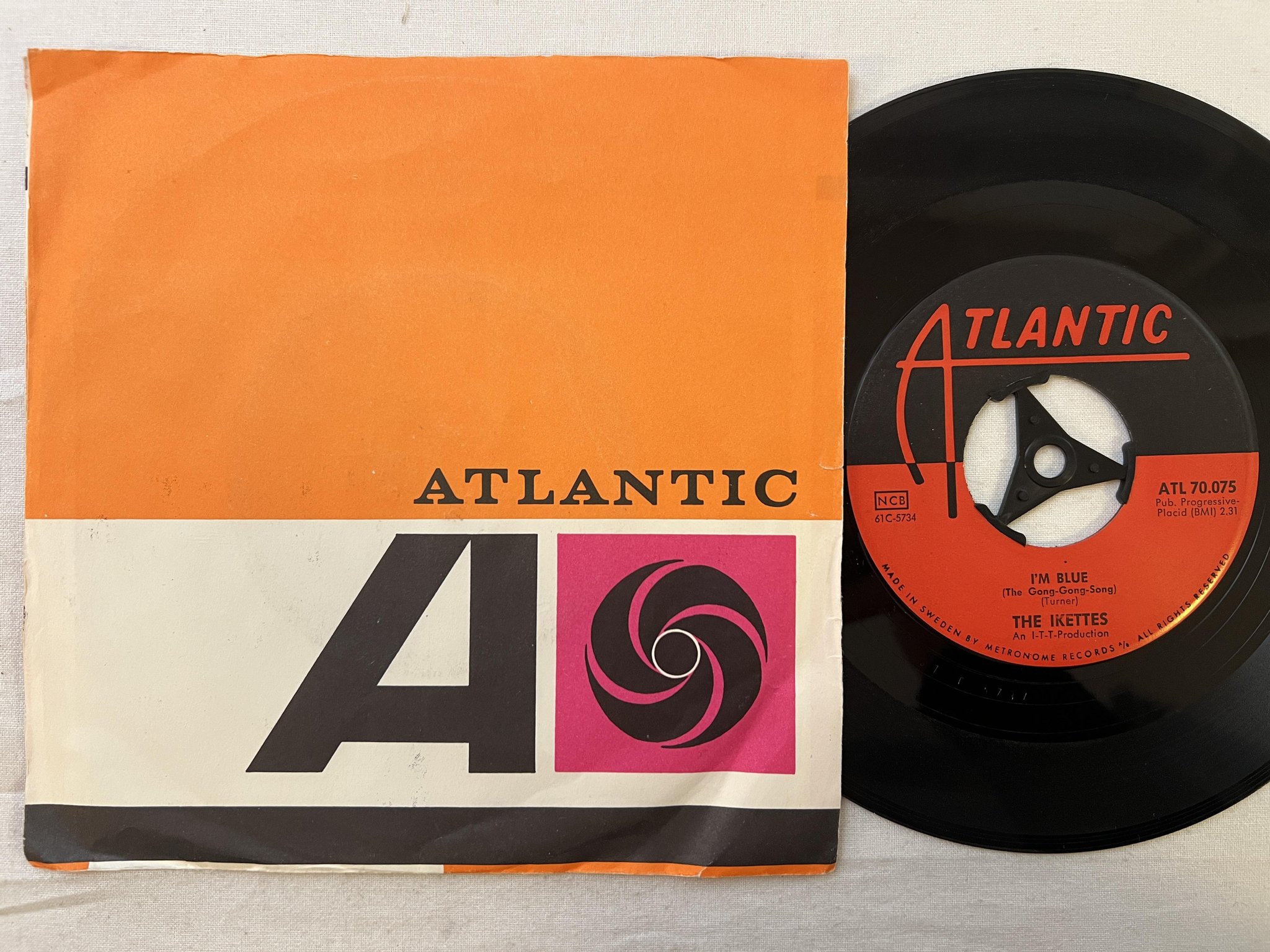 Omslagsbild för skivan THE IKETTES I'm blue 7" -62 ncb ATLANTIC ATL 70.075 *** MEGA RARE SOUL 45 ***