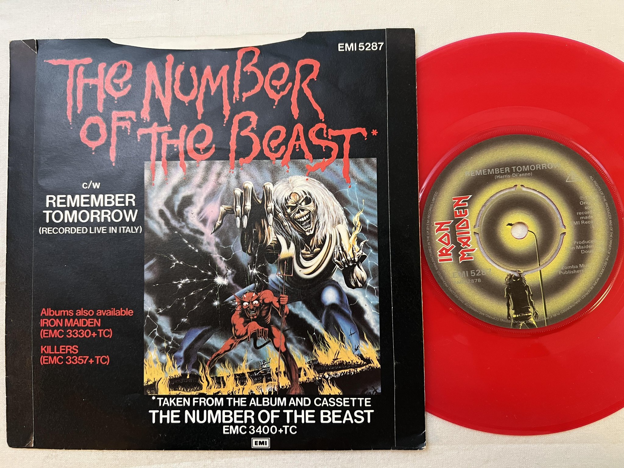 Omslagsbild för skivan IRON MAIDEN the number of the beast 7" 82 UK EMI 5287 ** red vinyl **