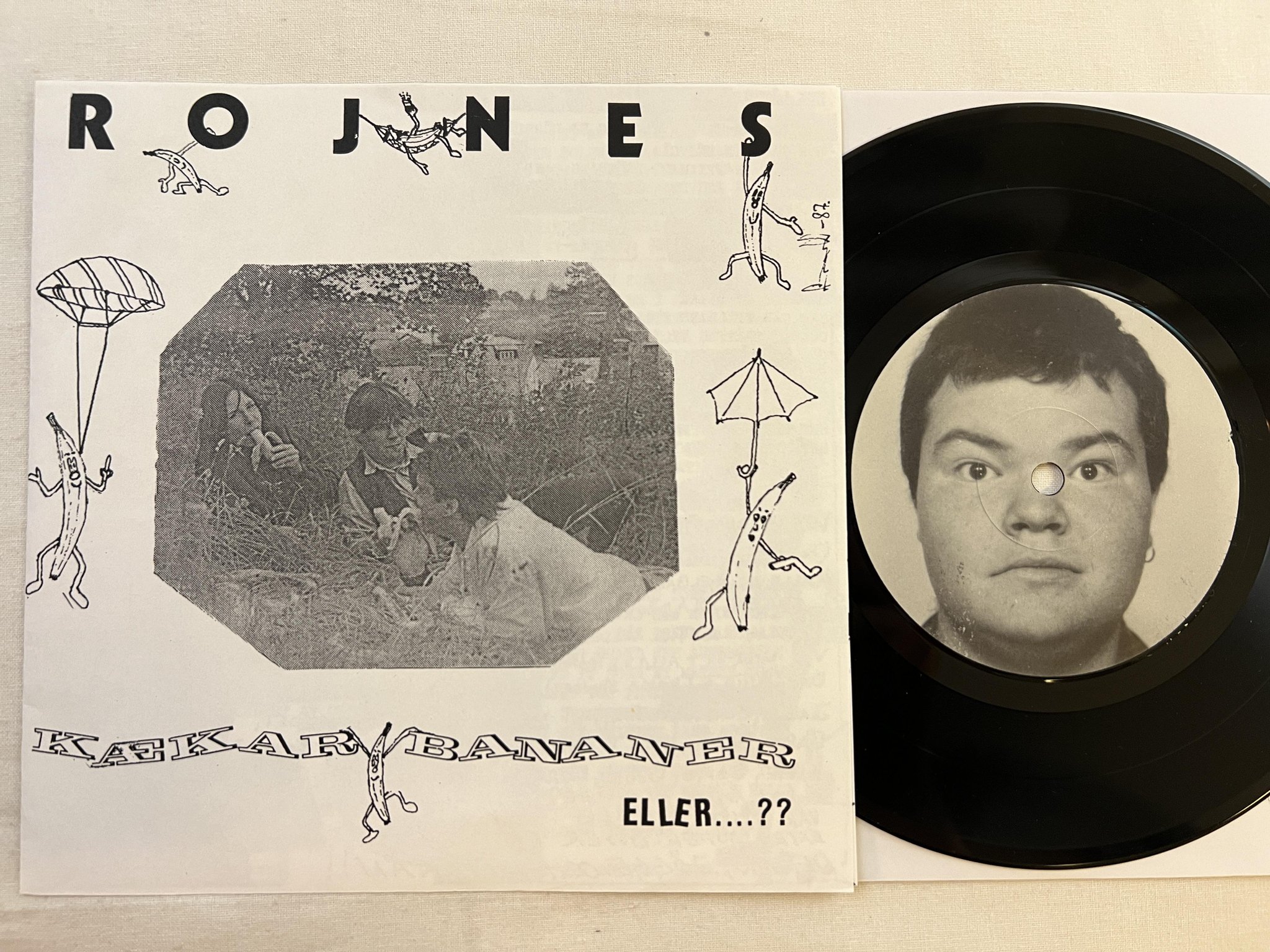 Omslagsbild för skivan ROJNES Kækar Bananer Eller....?? 7" -87 Swe private swedish punk