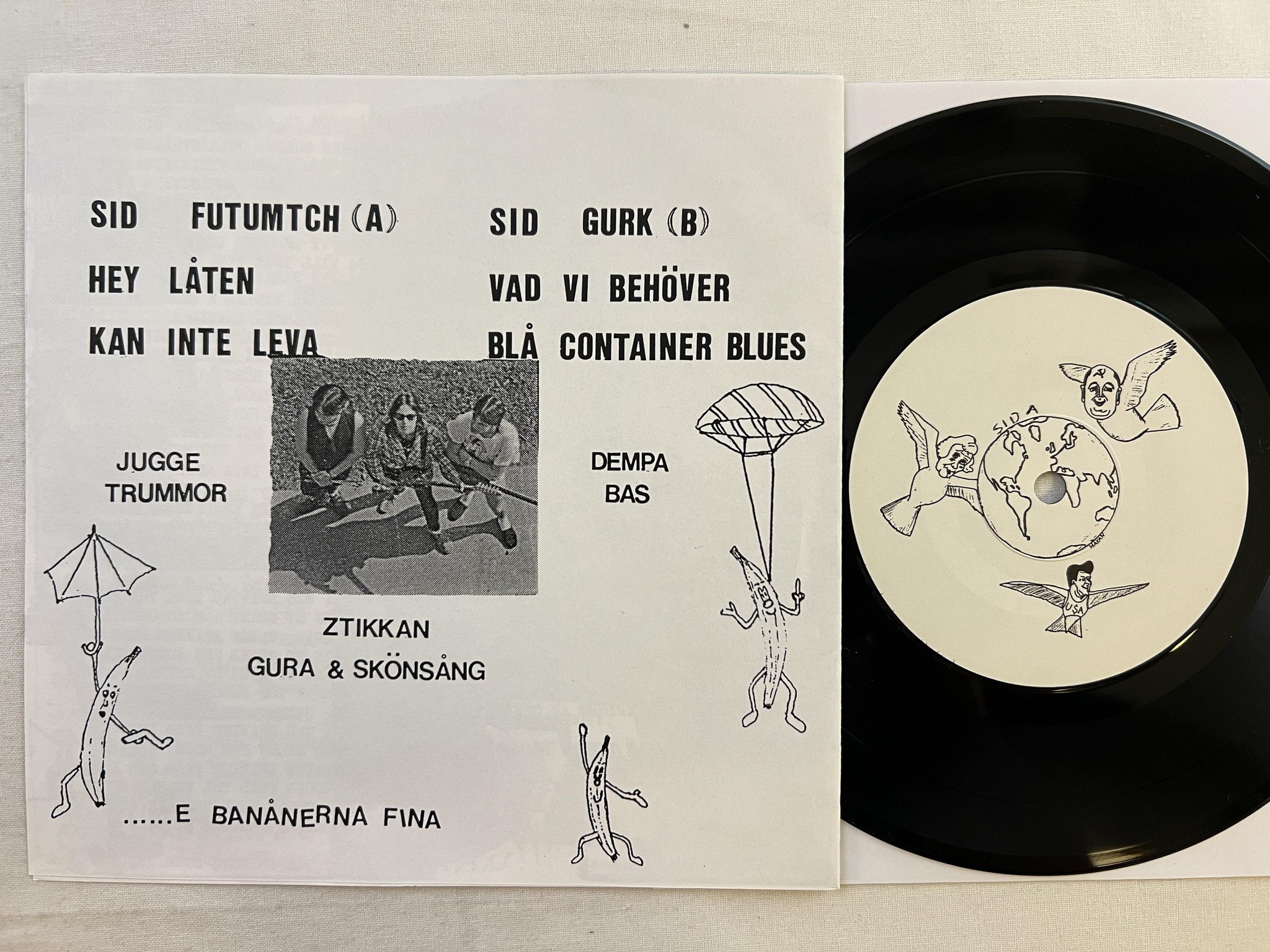 Omslagsbild för skivan ROJNES Kækar Bananer Eller....?? 7" -87 Swe private swedish punk