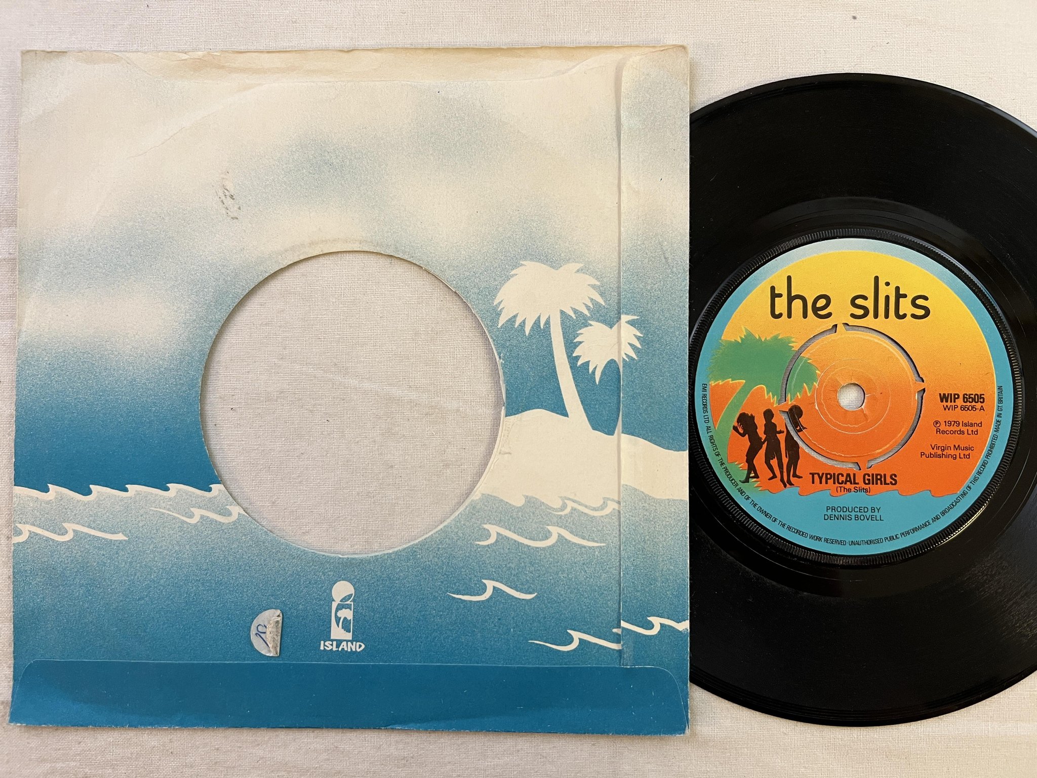 Omslagsbild för skivan THE SLITS typical girls 7" -79 UK ISLAND WIP 6505